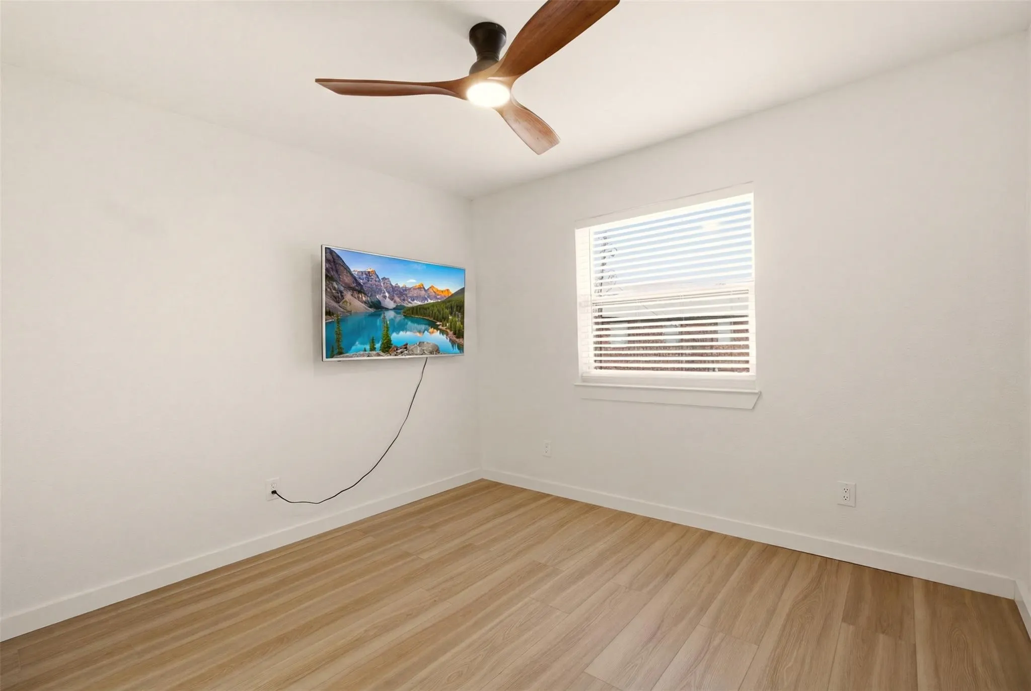 Apartment For Rent in Tarrant County , 908 Isbell Road D, Fort Worth, Texas 76114, 2 Bedroom, 2 Bathroom, Garage spaces, 920 Sqft, built in 1983, mls#21401408, Real Estate Agent in Fort Worth, Homes For Rent in Tarrant county, Homes For Rent in Fort Worth, Realtor in Fort Worth Texas, Real Estate Brokerage Independent Realty Texas, Luminita Cordes Realtor