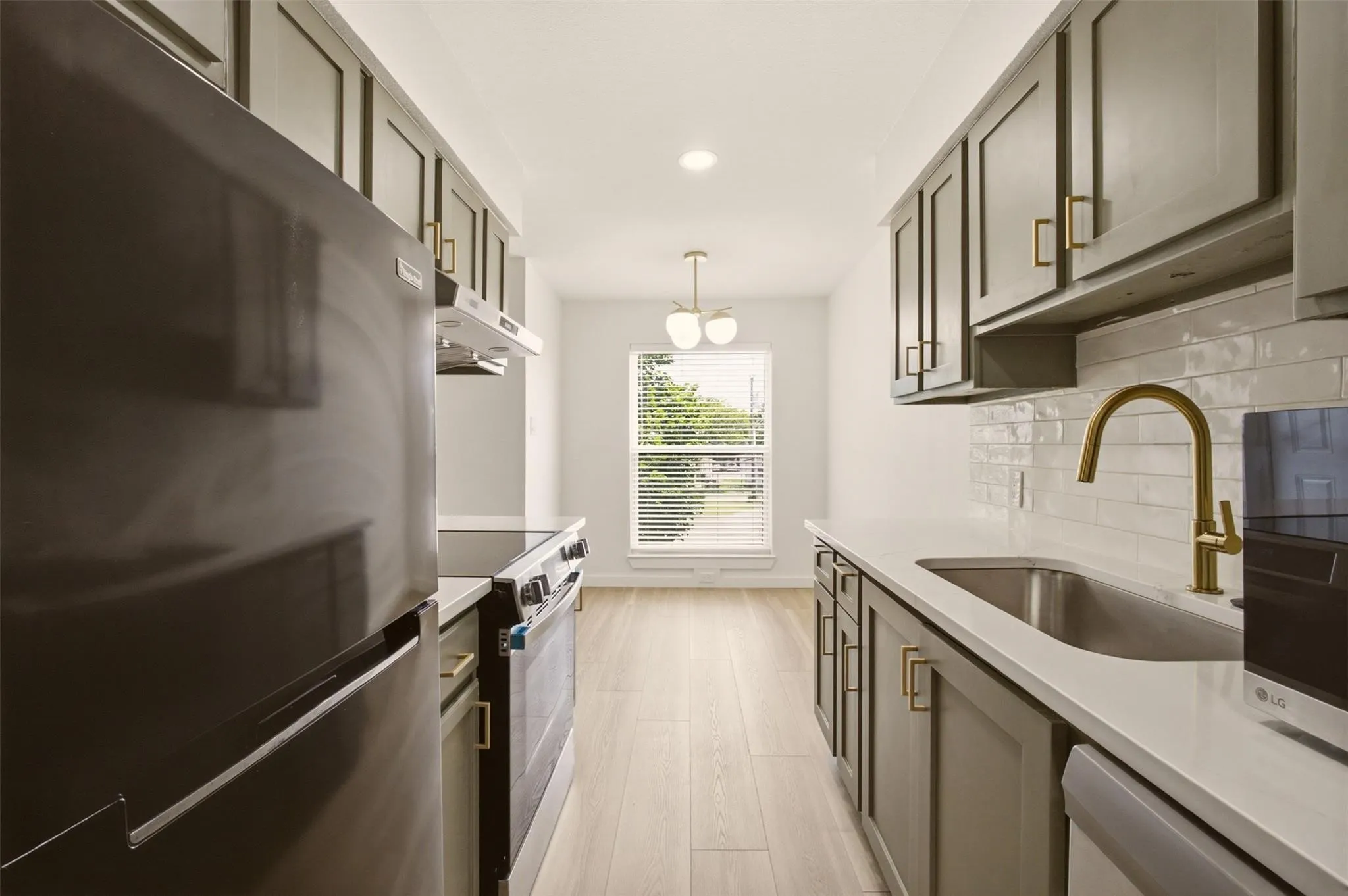 Apartment For Rent in Tarrant County , 908 Isbell Road D, Fort Worth, Texas 76114, 2 Bedroom, 2 Bathroom, Garage spaces, 920 Sqft, built in 1983, mls#21401408, Real Estate Agent in Fort Worth, Homes For Rent in Tarrant county, Homes For Rent in Fort Worth, Realtor in Fort Worth Texas, Real Estate Brokerage Independent Realty Texas, Luminita Cordes Realtor