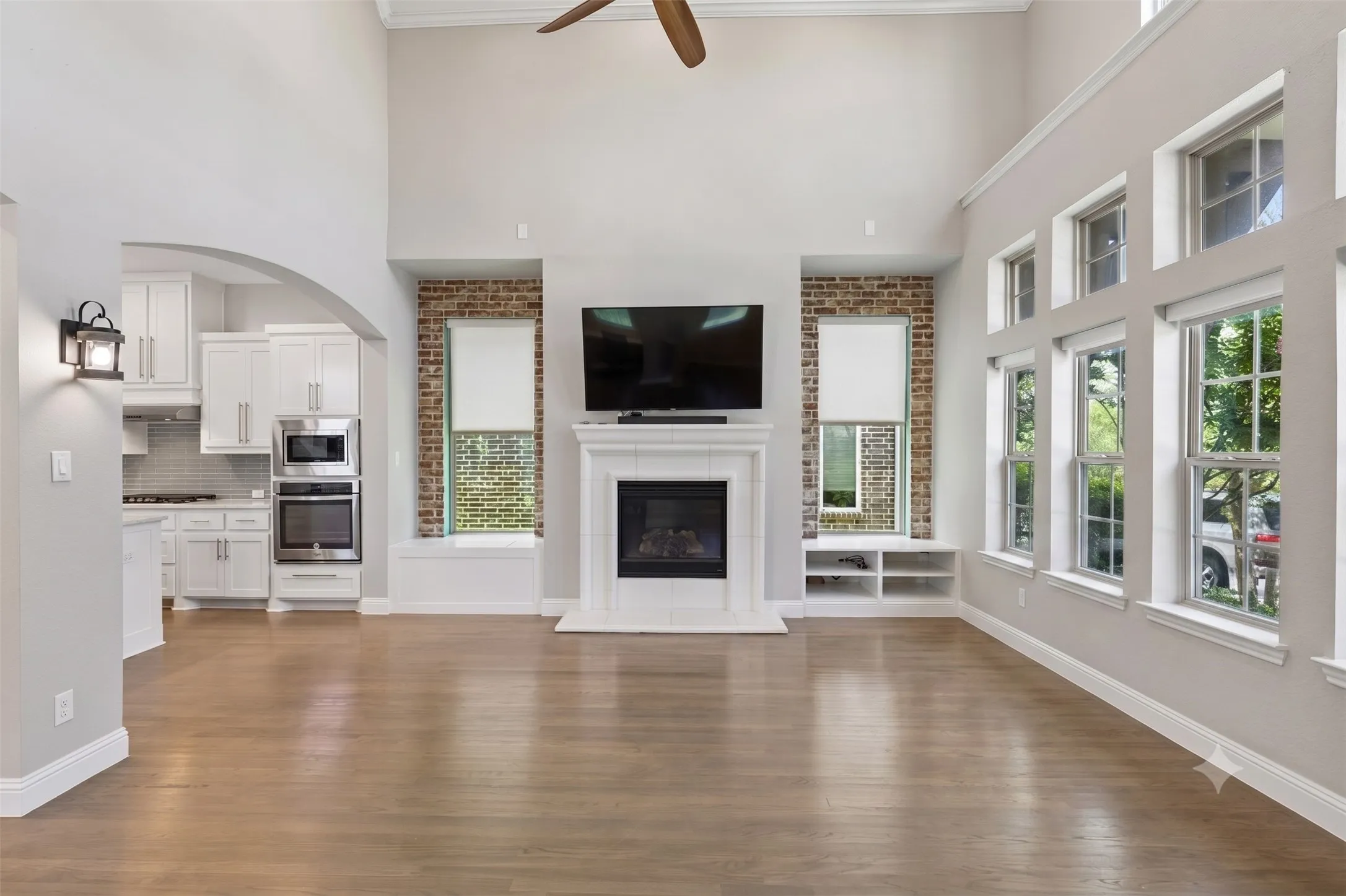 Single Family Residence For Sale in Collin County , 6920 Royal View Drive, Mc Kinney, Texas 75070, 4 Bedroom, 4 Bathroom, 2 Garage spaces, 2,457 Sqft, built in 2016, mls#21406845, Real Estate Agent in Mc Kinney, Homes For Sale in Collin county, Homes For Sale in Mc Kinney, Realtor in Mc Kinney Texas, Real Estate Brokerage Independent Realty Texas, Luminita Cordes Realtor