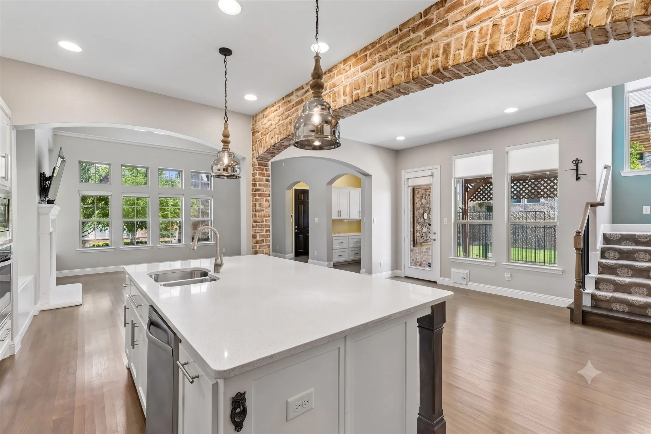 Single Family Residence For Sale in Collin County , 6920 Royal View Drive, Mc Kinney, Texas 75070, 4 Bedroom, 4 Bathroom, 2 Garage spaces, 2,457 Sqft, built in 2016, mls#21406845, Real Estate Agent in Mc Kinney, Homes For Sale in Collin county, Homes For Sale in Mc Kinney, Realtor in Mc Kinney Texas, Real Estate Brokerage Independent Realty Texas, Luminita Cordes Realtor