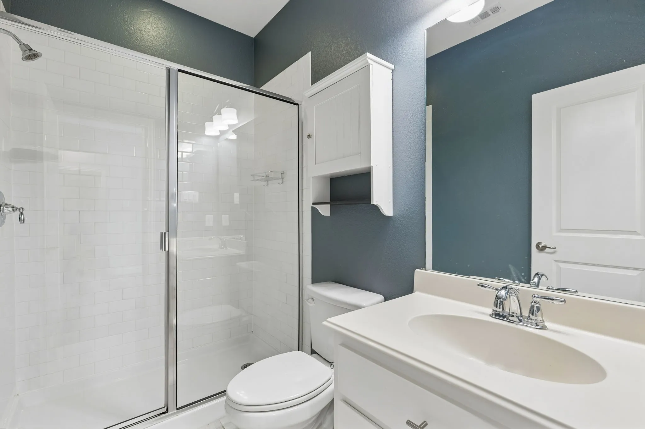 Single Family Residence For Sale in Collin County , 6920 Royal View Drive, Mc Kinney, Texas 75070, 4 Bedroom, 4 Bathroom, 2 Garage spaces, 2,457 Sqft, built in 2016, mls#21406845, Real Estate Agent in Mc Kinney, Homes For Sale in Collin county, Homes For Sale in Mc Kinney, Realtor in Mc Kinney Texas, Real Estate Brokerage Independent Realty Texas, Luminita Cordes Realtor