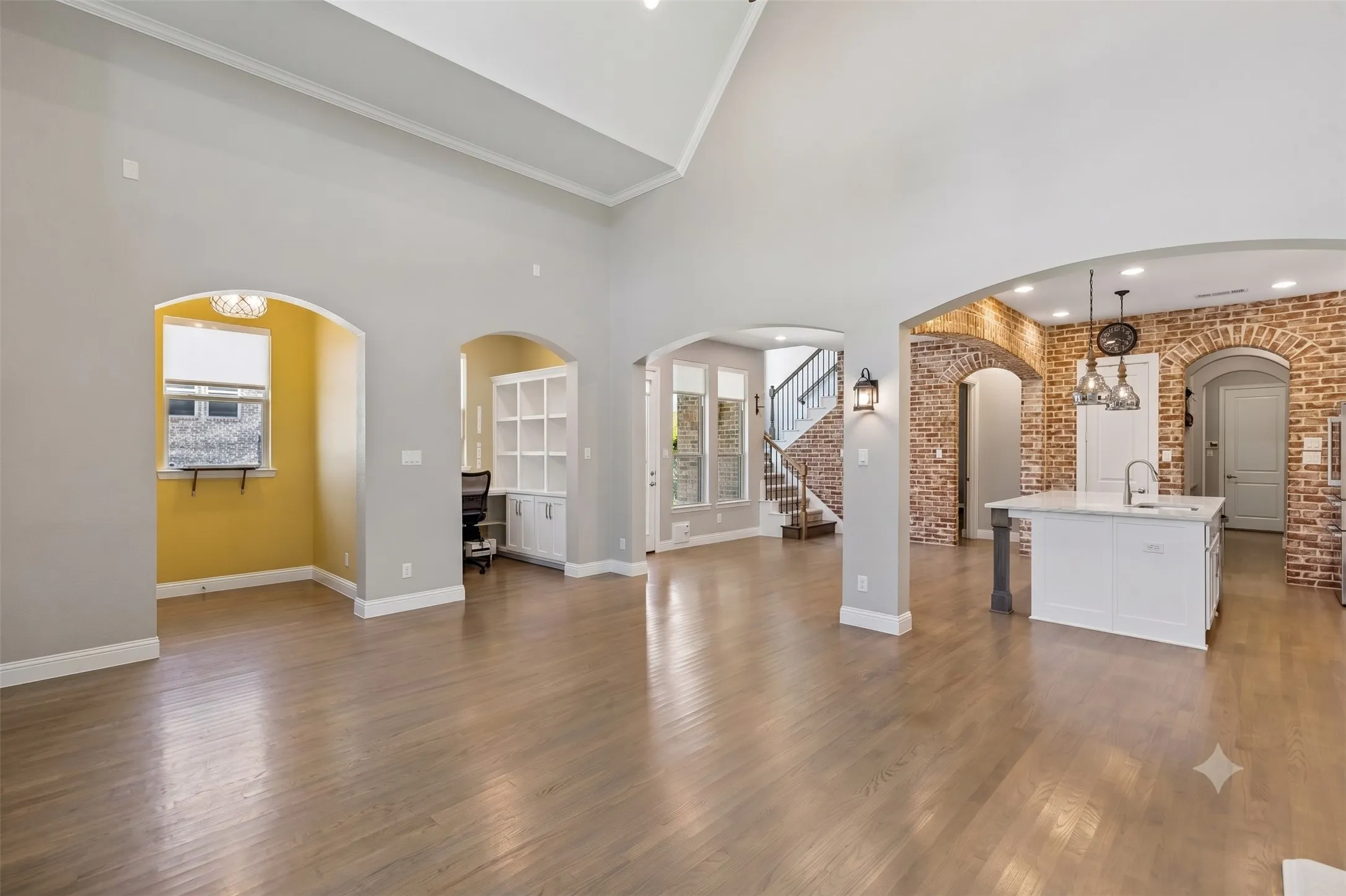 Single Family Residence For Sale in Collin County , 6920 Royal View Drive, Mc Kinney, Texas 75070, 4 Bedroom, 4 Bathroom, 2 Garage spaces, 2,457 Sqft, built in 2016, mls#21406845, Real Estate Agent in Mc Kinney, Homes For Sale in Collin county, Homes For Sale in Mc Kinney, Realtor in Mc Kinney Texas, Real Estate Brokerage Independent Realty Texas, Luminita Cordes Realtor