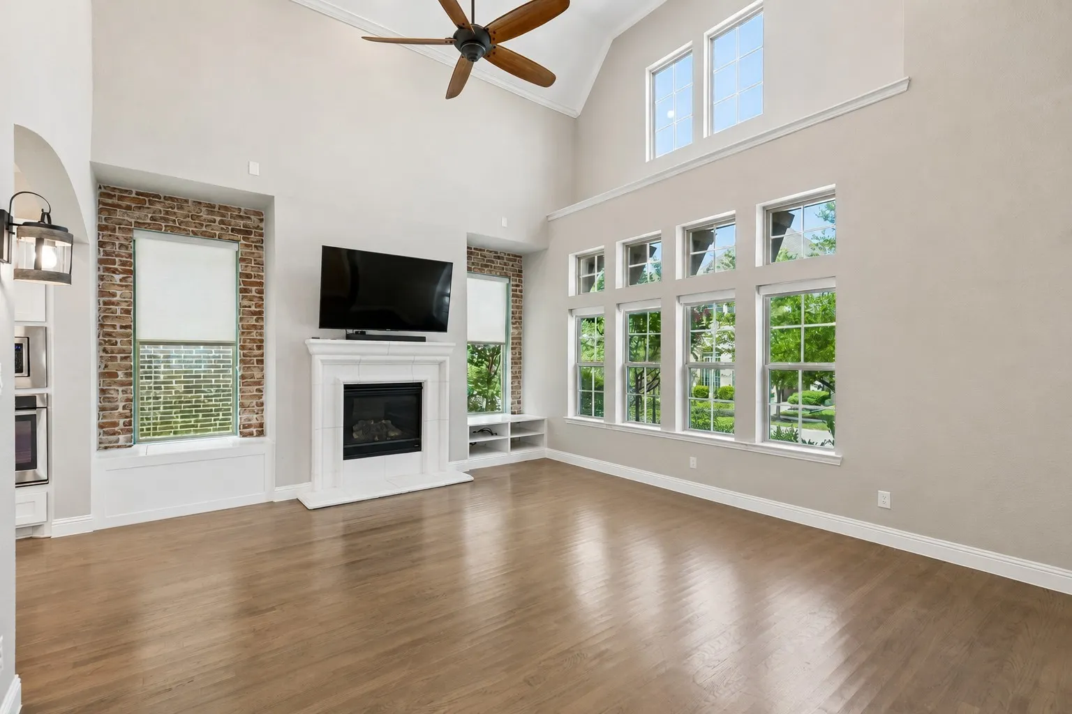 Single Family Residence For Sale in Collin County , 6920 Royal View Drive, Mc Kinney, Texas 75070, 4 Bedroom, 4 Bathroom, 2 Garage spaces, 2,457 Sqft, built in 2016, mls#21406845, Real Estate Agent in Mc Kinney, Homes For Sale in Collin county, Homes For Sale in Mc Kinney, Realtor in Mc Kinney Texas, Real Estate Brokerage Independent Realty Texas, Luminita Cordes Realtor