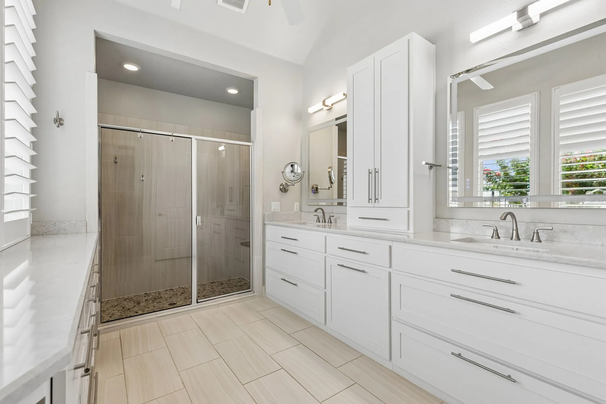 Single Family Residence For Sale in Collin County , 6920 Royal View Drive, Mc Kinney, Texas 75070, 4 Bedroom, 4 Bathroom, 2 Garage spaces, 2,457 Sqft, built in 2016, mls#21406845, Real Estate Agent in Mc Kinney, Homes For Sale in Collin county, Homes For Sale in Mc Kinney, Realtor in Mc Kinney Texas, Real Estate Brokerage Independent Realty Texas, Luminita Cordes Realtor