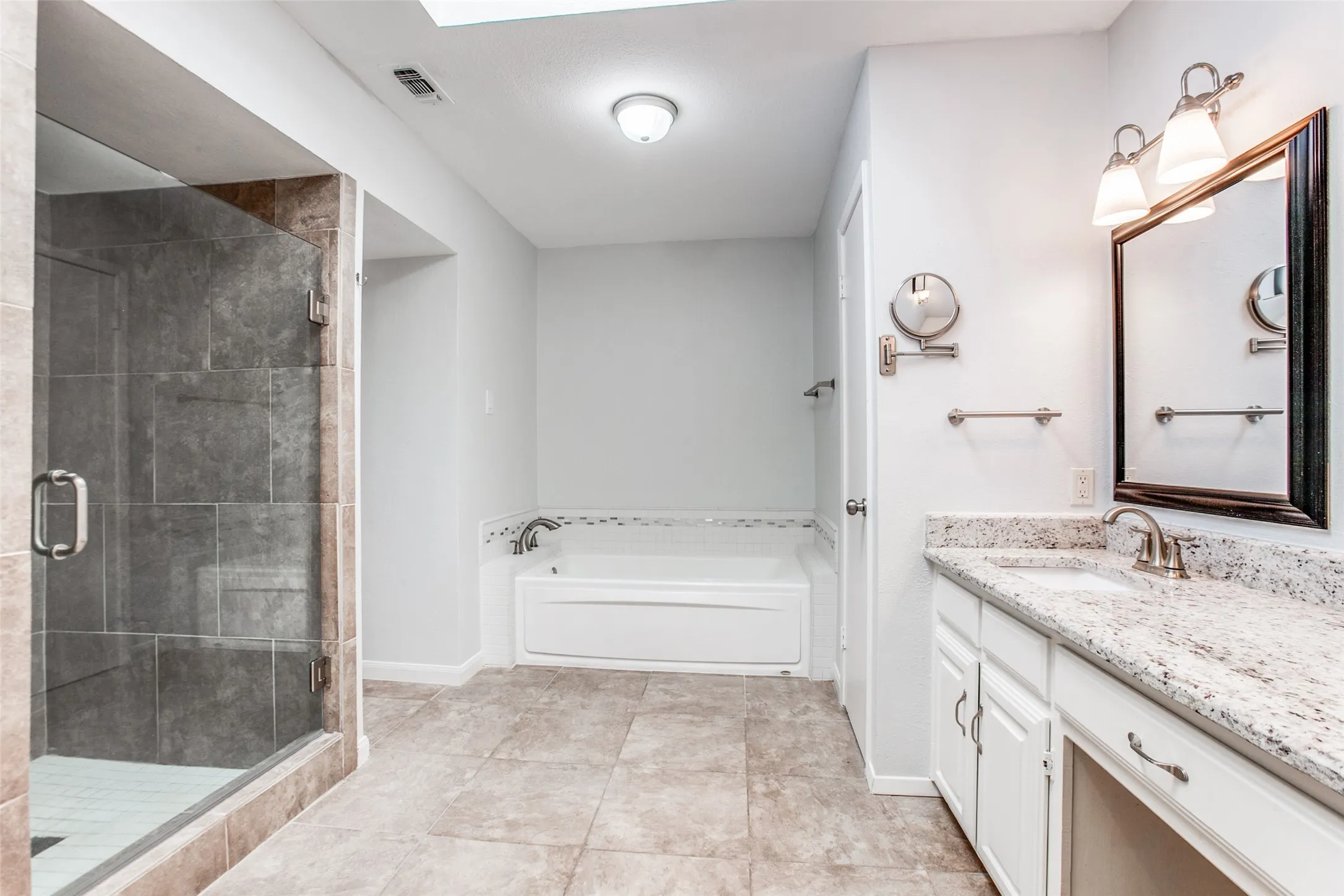 Single Family Residence For Rent in Collin County , 2708 Pinery Lane, Richardson, Texas 75080, 3 Bedroom, 3 Bathroom, 2 Garage spaces, 2,046 Sqft, built in 1978, mls#21406917, Real Estate Agent in Richardson, Homes For Rent in Collin county, Homes For Rent in Richardson, Realtor in Richardson Texas, Real Estate Brokerage Independent Realty Texas, Luminita Cordes Realtor