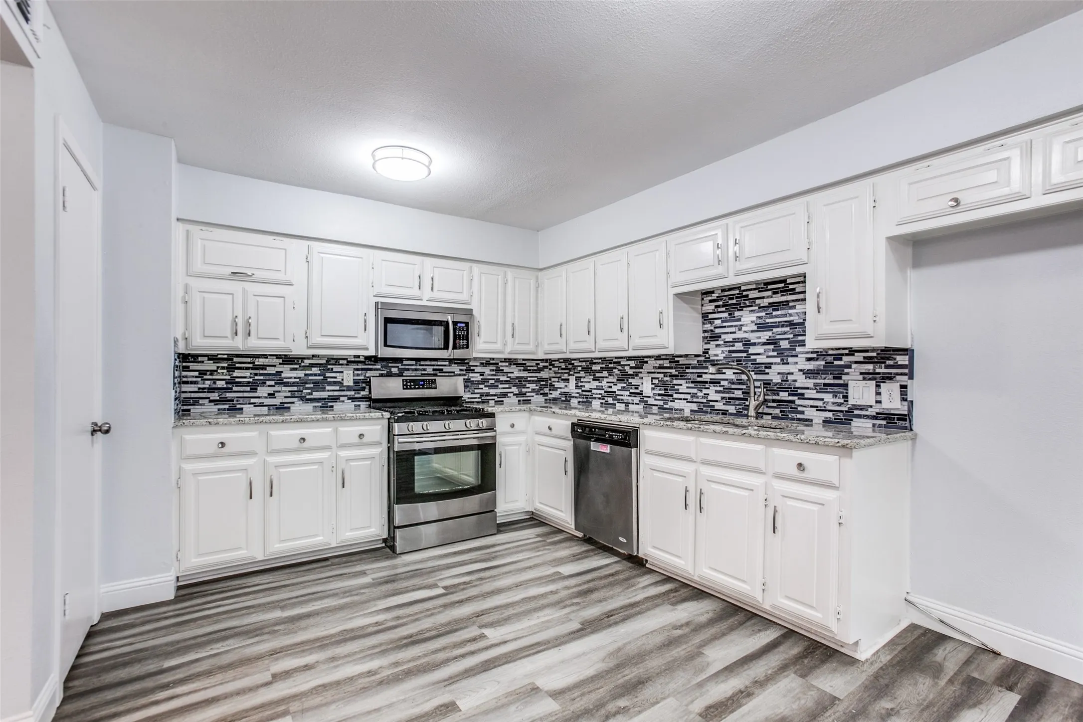 Single Family Residence For Rent in Collin County , 2708 Pinery Lane, Richardson, Texas 75080, 3 Bedroom, 3 Bathroom, 2 Garage spaces, 2,046 Sqft, built in 1978, mls#21406917, Real Estate Agent in Richardson, Homes For Rent in Collin county, Homes For Rent in Richardson, Realtor in Richardson Texas, Real Estate Brokerage Independent Realty Texas, Luminita Cordes Realtor