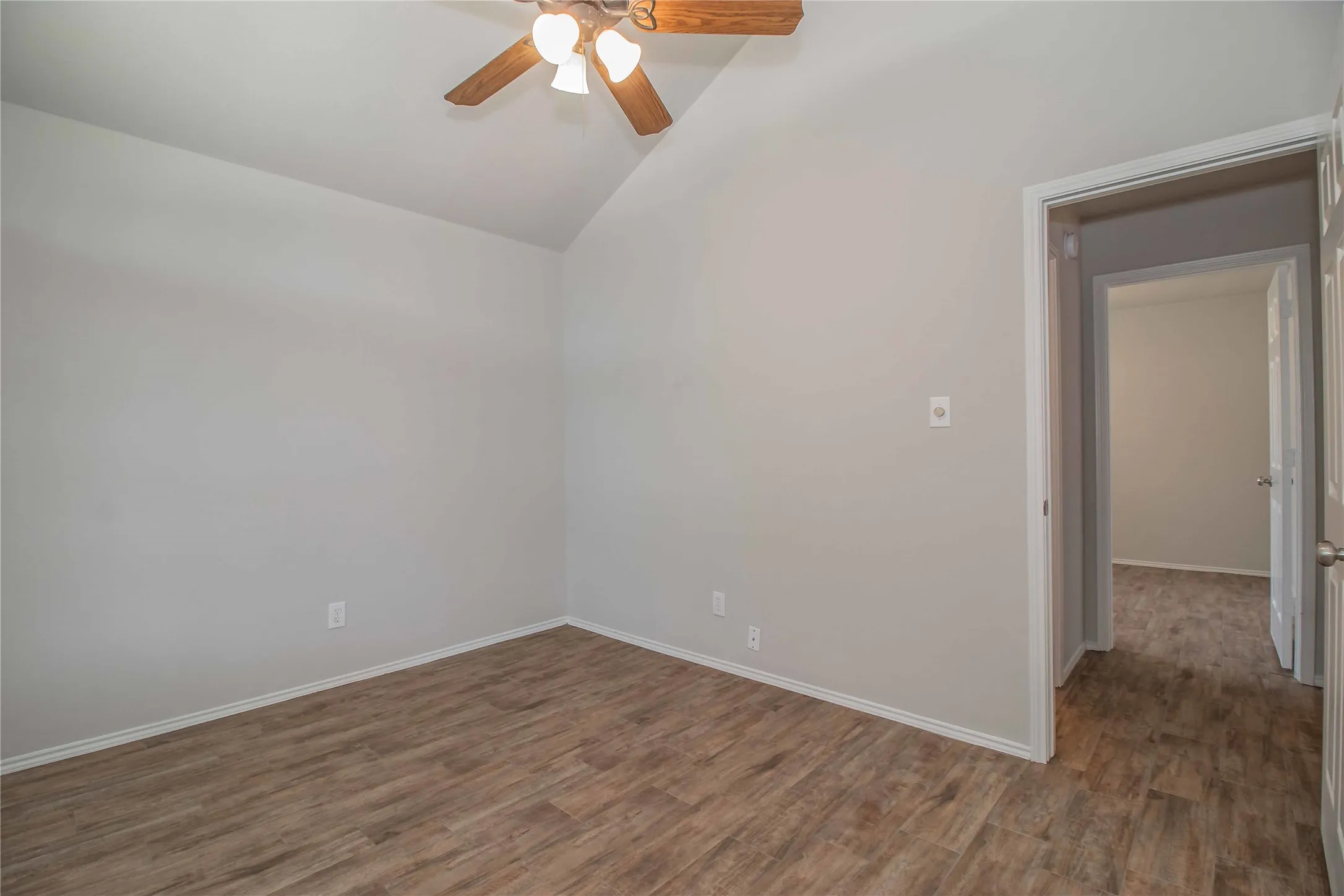 Single Family Residence For Rent in Parker County , 437 Hillside Drive, Aledo, Texas 76008, 3 Bedroom, 2 Bathroom, 2 Garage spaces, 1,668 Sqft, built in 1993, mls#21406952, Real Estate Agent in Aledo, Homes For Rent in Parker county, Homes For Rent in Aledo, Realtor in Aledo Texas, Real Estate Brokerage Independent Realty Texas, Luminita Cordes Realtor