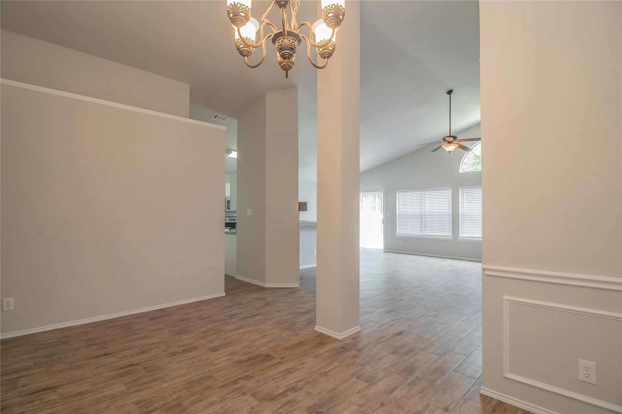 Single Family Residence For Rent in Parker County , 437 Hillside Drive, Aledo, Texas 76008, 3 Bedroom, 2 Bathroom, 2 Garage spaces, 1,668 Sqft, built in 1993, mls#21406952, Real Estate Agent in Aledo, Homes For Rent in Parker county, Homes For Rent in Aledo, Realtor in Aledo Texas, Real Estate Brokerage Independent Realty Texas, Luminita Cordes Realtor