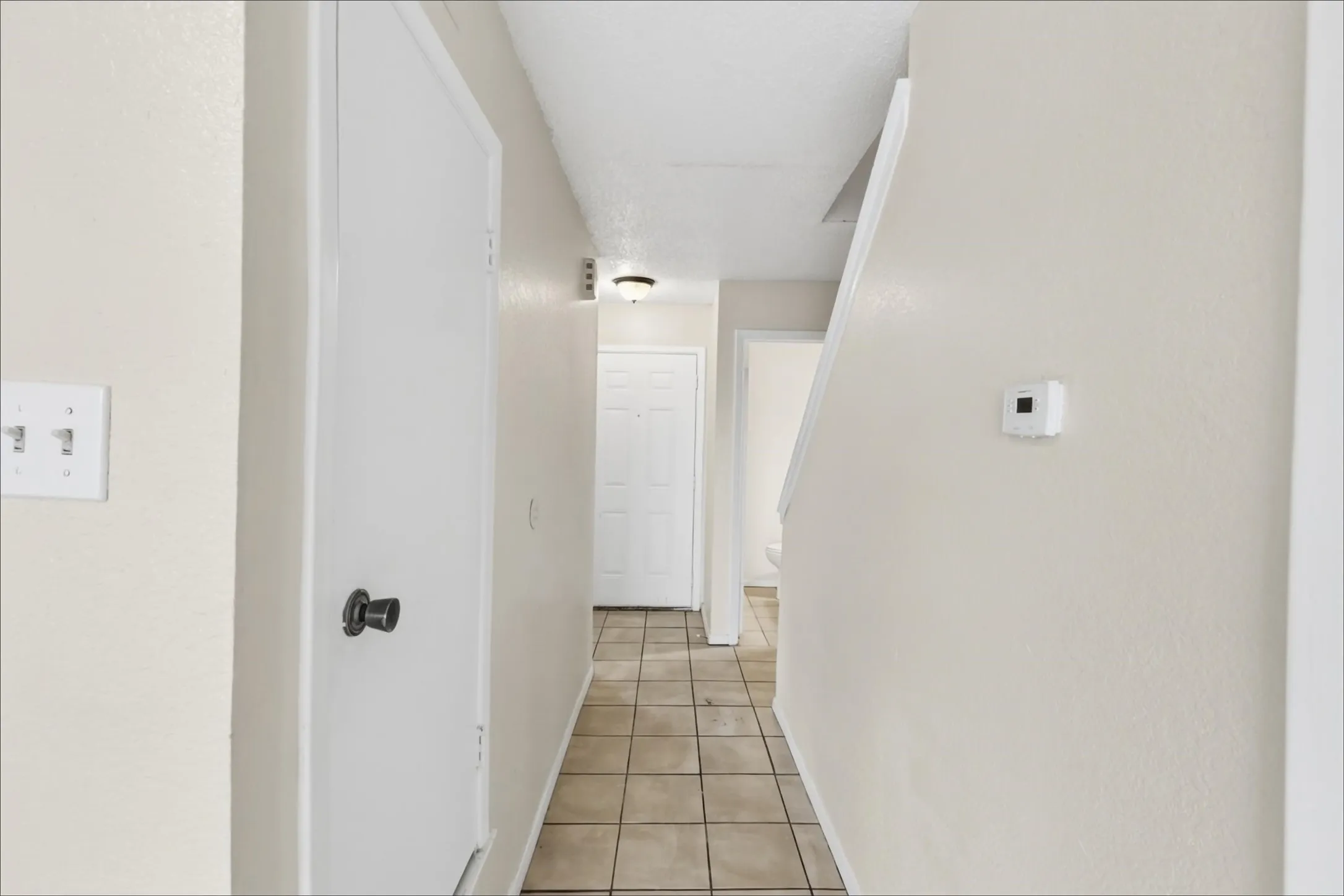 Townhouse For Rent in Tarrant County , 1006 Bland Drive, Arlington, Texas 76010, 2 Bedroom, 2 Bathroom, Garage spaces, 1,052 Sqft, built in 1983, mls#21406967, Real Estate Agent in Arlington, Homes For Rent in Tarrant county, Homes For Rent in Arlington, Realtor in Arlington Texas, Real Estate Brokerage Independent Realty Texas, Luminita Cordes Realtor