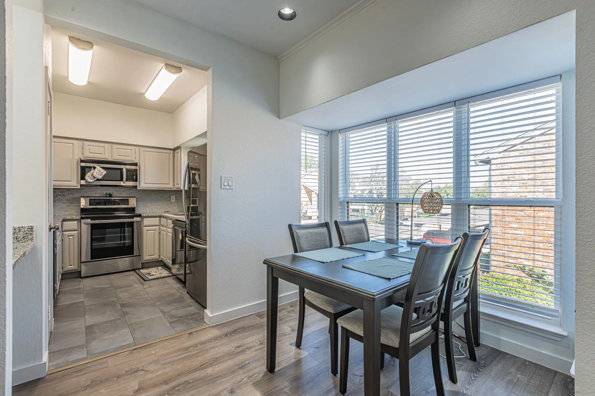 Condominium For Sale in Tarrant County , 411 Pebble Way 245, Arlington, Texas 76006, 2 Bedroom, 1 Bathroom, Garage spaces, 896 Sqft, built in 1983, mls#21406549, Real Estate Agent in Arlington, Homes For Sale in Tarrant county, Homes For Sale in Arlington, Realtor in Arlington Texas, Real Estate Brokerage Independent Realty Texas, Luminita Cordes Realtor