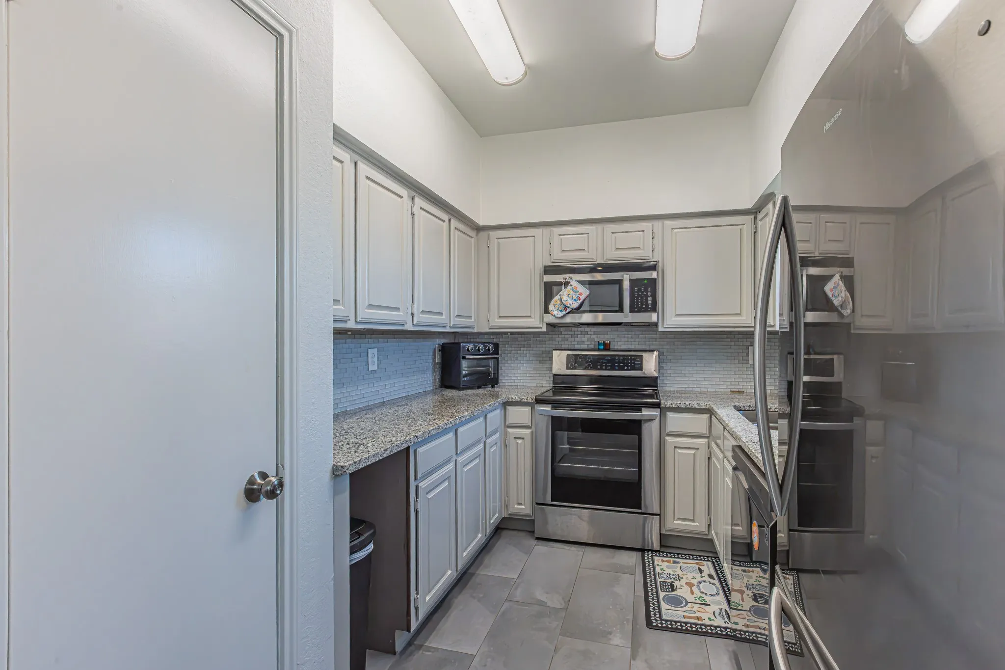 Condominium For Sale in Tarrant County , 411 Pebble Way 245, Arlington, Texas 76006, 2 Bedroom, 1 Bathroom, Garage spaces, 896 Sqft, built in 1983, mls#21406549, Real Estate Agent in Arlington, Homes For Sale in Tarrant county, Homes For Sale in Arlington, Realtor in Arlington Texas, Real Estate Brokerage Independent Realty Texas, Luminita Cordes Realtor