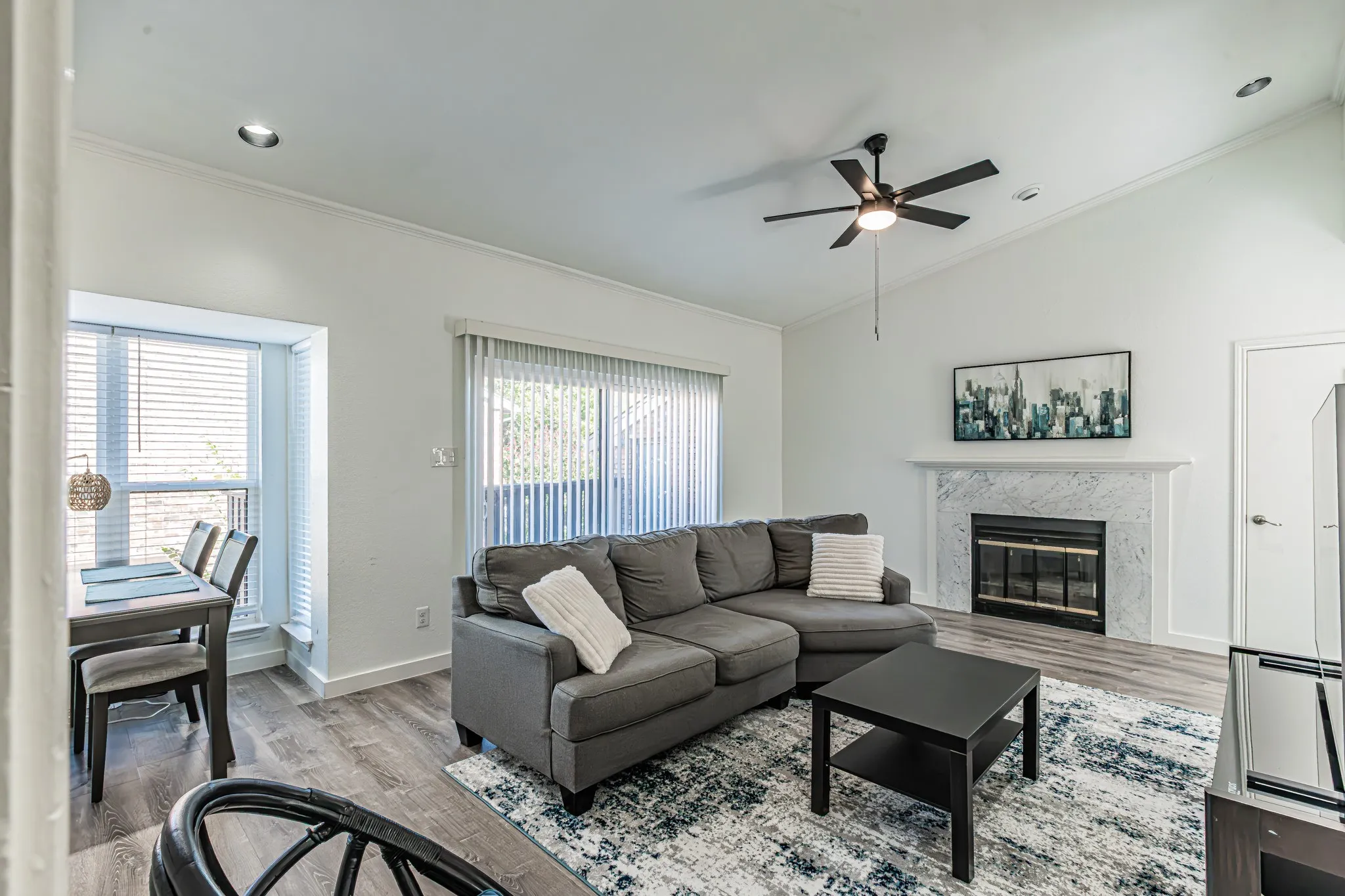 Condominium For Sale in Tarrant County , 411 Pebble Way 245, Arlington, Texas 76006, 2 Bedroom, 1 Bathroom, Garage spaces, 896 Sqft, built in 1983, mls#21406549, Real Estate Agent in Arlington, Homes For Sale in Tarrant county, Homes For Sale in Arlington, Realtor in Arlington Texas, Real Estate Brokerage Independent Realty Texas, Luminita Cordes Realtor