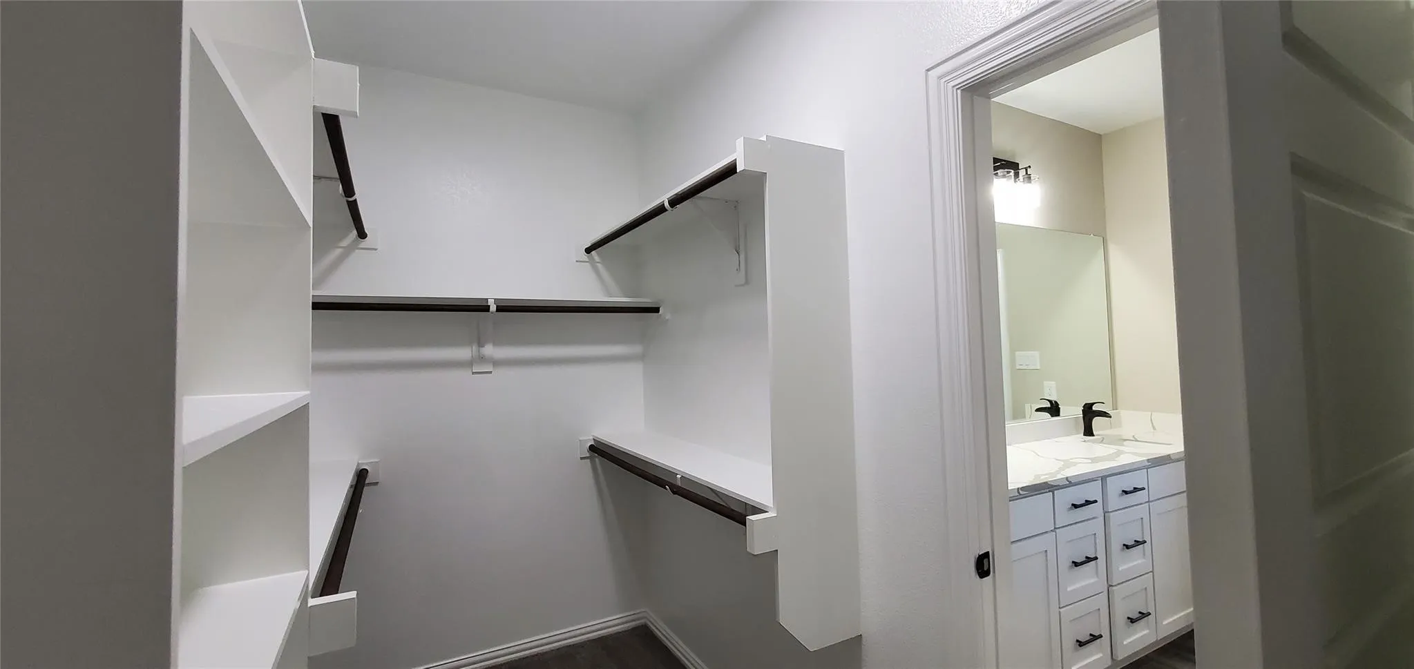 Single Family Residence For Rent in Dallas County , 2102 N O Connor Road, Irving, Texas 75061, 3 Bedroom, 3 Bathroom, 2 Garage spaces, 1,886 Sqft, built in 2022, mls#21406971, Real Estate Agent in Irving, Homes For Rent in Dallas county, Homes For Rent in Irving, Realtor in Irving Texas, Real Estate Brokerage Independent Realty Texas, Luminita Cordes Realtor