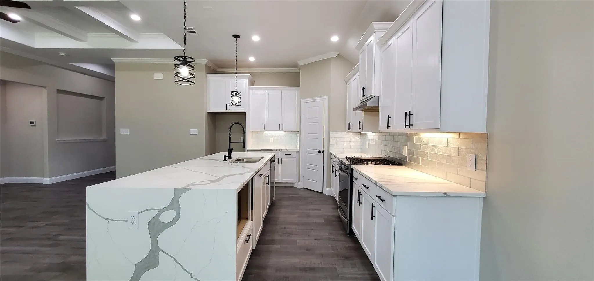 Single Family Residence For Rent in Dallas County , 2102 N O Connor Road, Irving, Texas 75061, 3 Bedroom, 3 Bathroom, 2 Garage spaces, 1,886 Sqft, built in 2022, mls#21406971, Real Estate Agent in Irving, Homes For Rent in Dallas county, Homes For Rent in Irving, Realtor in Irving Texas, Real Estate Brokerage Independent Realty Texas, Luminita Cordes Realtor