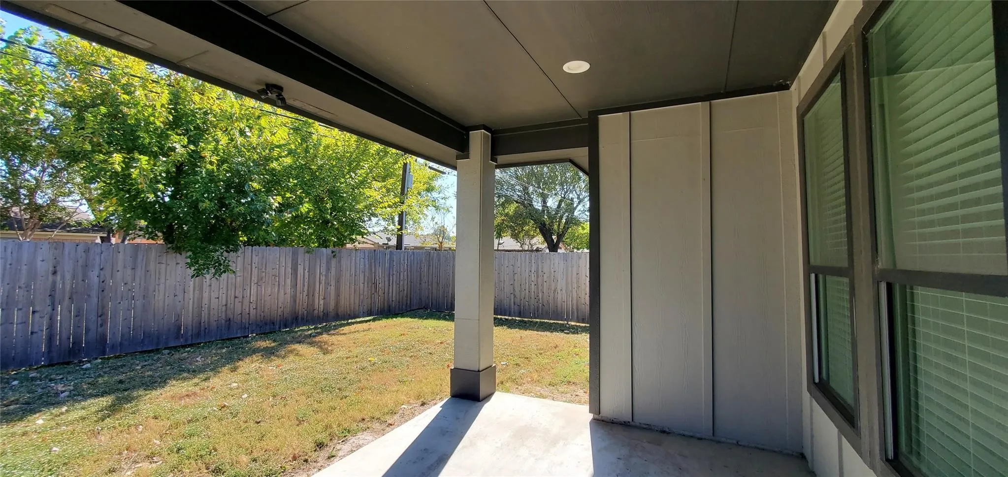 Single Family Residence For Rent in Dallas County , 2102 N O Connor Road, Irving, Texas 75061, 3 Bedroom, 3 Bathroom, 2 Garage spaces, 1,886 Sqft, built in 2022, mls#21406971, Real Estate Agent in Irving, Homes For Rent in Dallas county, Homes For Rent in Irving, Realtor in Irving Texas, Real Estate Brokerage Independent Realty Texas, Luminita Cordes Realtor