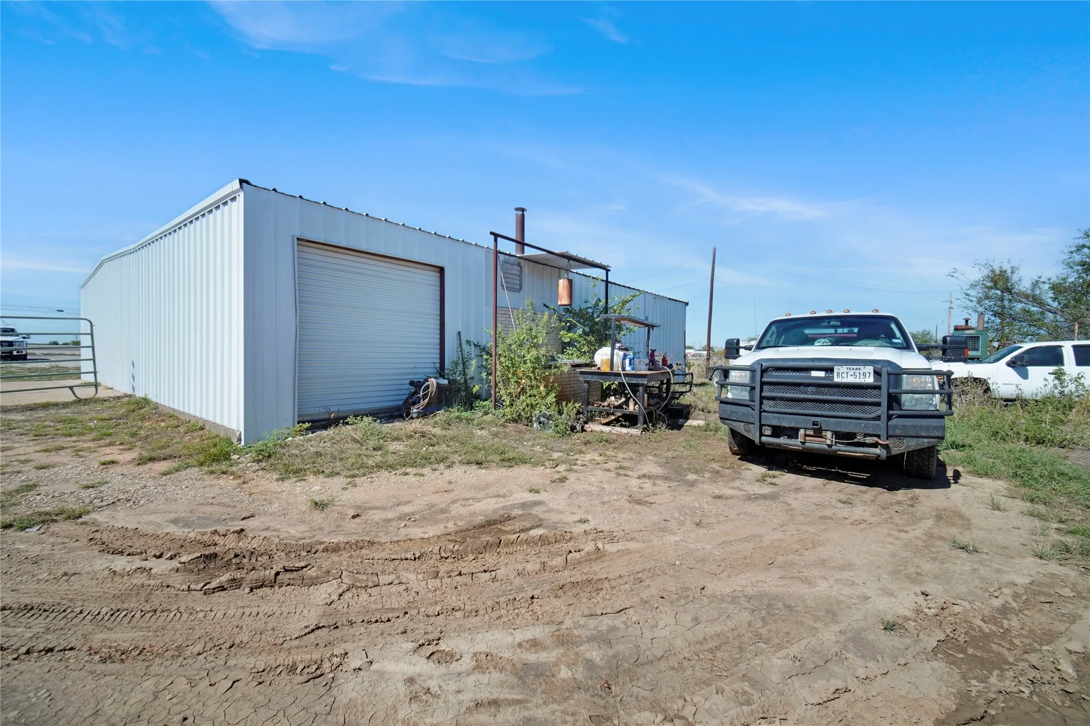 Warehouse For Sale in Jack County , 875 S Main Street, Jacksboro, Texas 76458, 0, 0, Garage spaces, 0 Sqft, built in 1980, mls#21406857, Real Estate Agent in Jacksboro, Homes For Sale in Jack county, Homes For Sale in Jacksboro, Realtor in Jacksboro Texas, Real Estate Brokerage Independent Realty Texas, Luminita Cordes Realtor