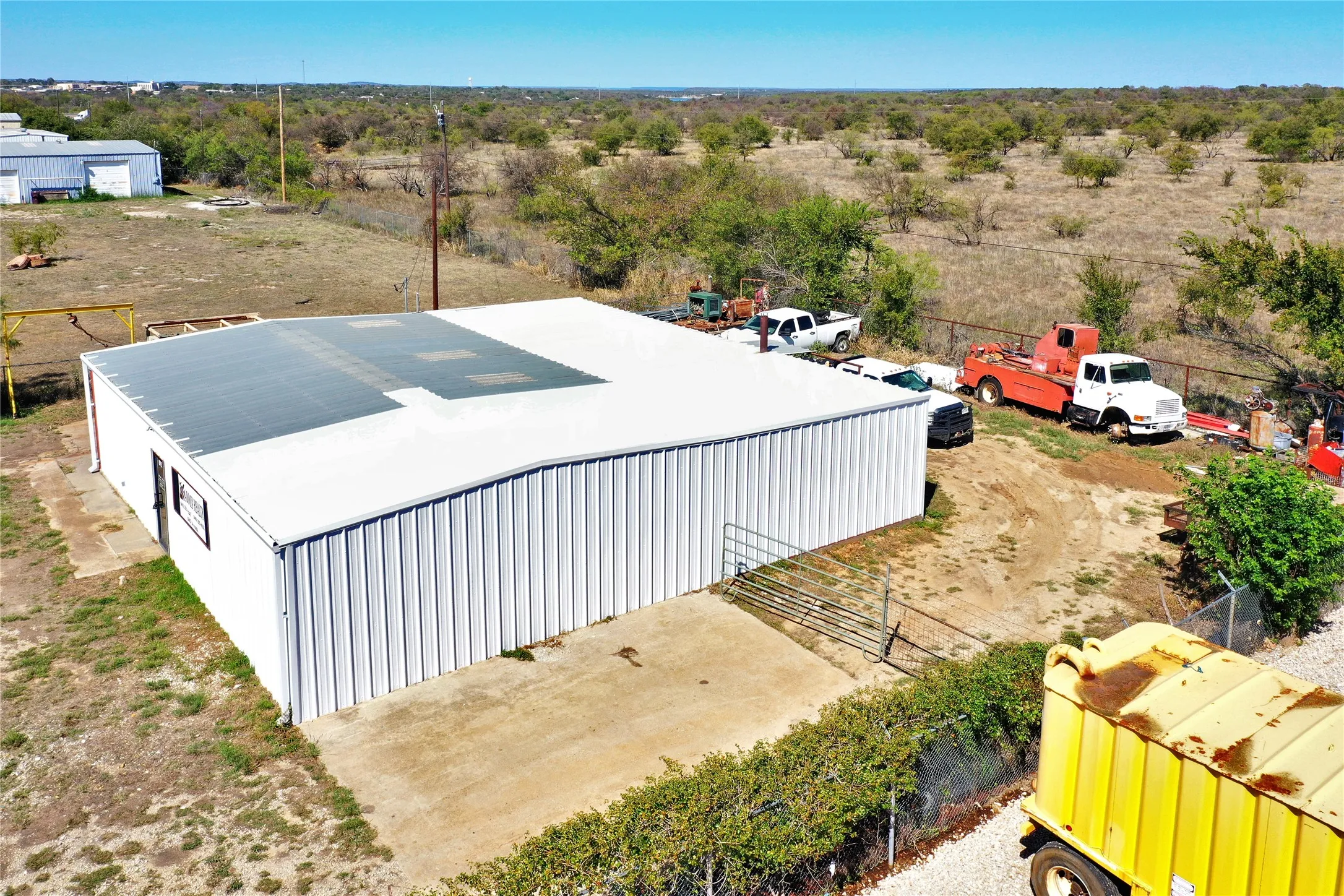 Warehouse For Sale in Jack County , 875 S Main Street, Jacksboro, Texas 76458, 0, 0, Garage spaces, 0 Sqft, built in 1980, mls#21406857, Real Estate Agent in Jacksboro, Homes For Sale in Jack county, Homes For Sale in Jacksboro, Realtor in Jacksboro Texas, Real Estate Brokerage Independent Realty Texas, Luminita Cordes Realtor