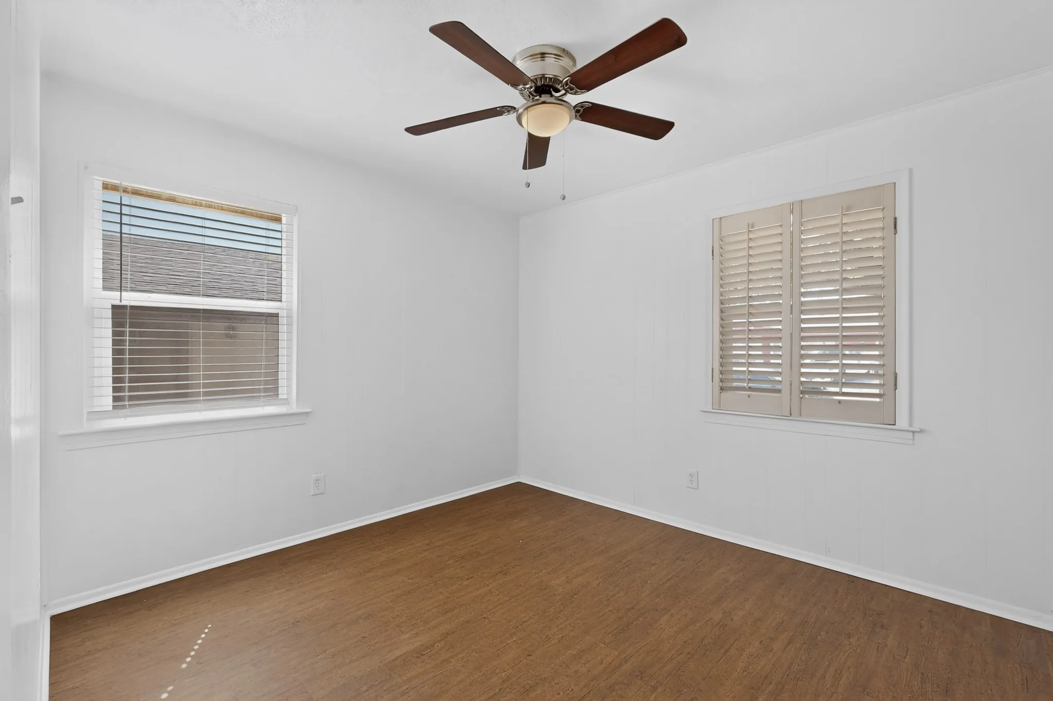 Single Family Residence For Rent in Dallas County , 4414 Greenland Drive, Mesquite, Texas 75150, 3 Bedroom, 2 Bathroom, 1 Garage spaces, 1,085 Sqft, built in 1961, mls#21406981, Real Estate Agent in Mesquite, Homes For Rent in Dallas county, Homes For Rent in Mesquite, Realtor in Mesquite Texas, Real Estate Brokerage Independent Realty Texas, Luminita Cordes Realtor