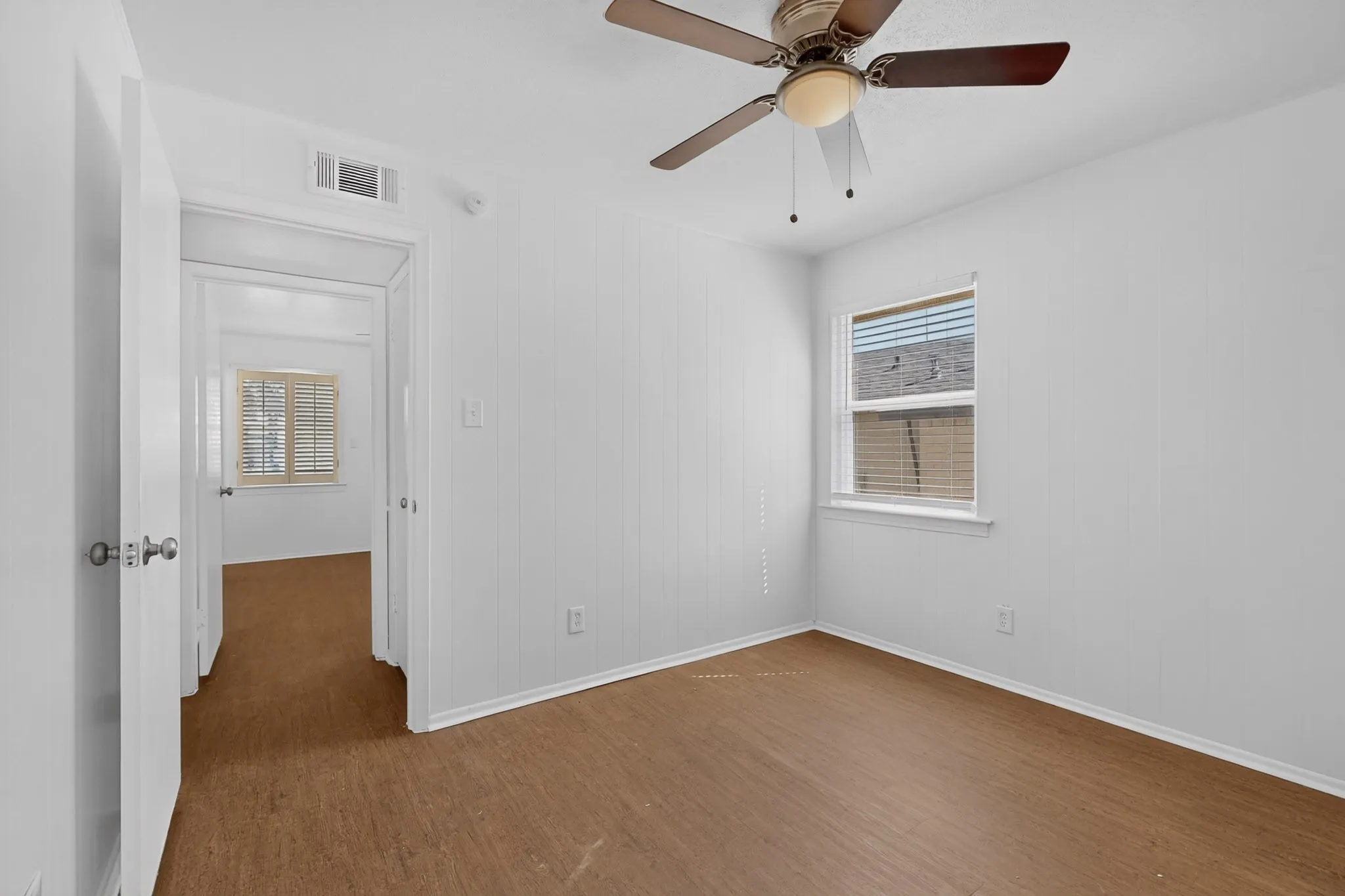 Single Family Residence For Rent in Dallas County , 4414 Greenland Drive, Mesquite, Texas 75150, 3 Bedroom, 2 Bathroom, 1 Garage spaces, 1,085 Sqft, built in 1961, mls#21406981, Real Estate Agent in Mesquite, Homes For Rent in Dallas county, Homes For Rent in Mesquite, Realtor in Mesquite Texas, Real Estate Brokerage Independent Realty Texas, Luminita Cordes Realtor