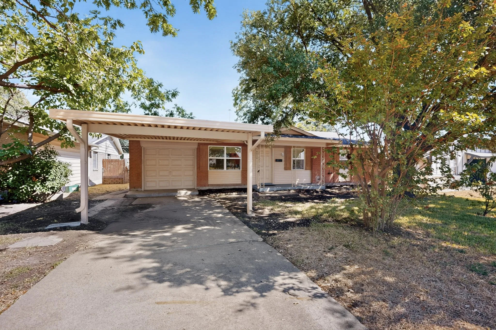 Single Family Residence For Rent in Dallas County , 4414 Greenland Drive, Mesquite, Texas 75150, 3 Bedroom, 2 Bathroom, 1 Garage spaces, 1,085 Sqft, built in 1961, mls#21406981, Real Estate Agent in Mesquite, Homes For Rent in Dallas county, Homes For Rent in Mesquite, Realtor in Mesquite Texas, Real Estate Brokerage Independent Realty Texas, Luminita Cordes Realtor