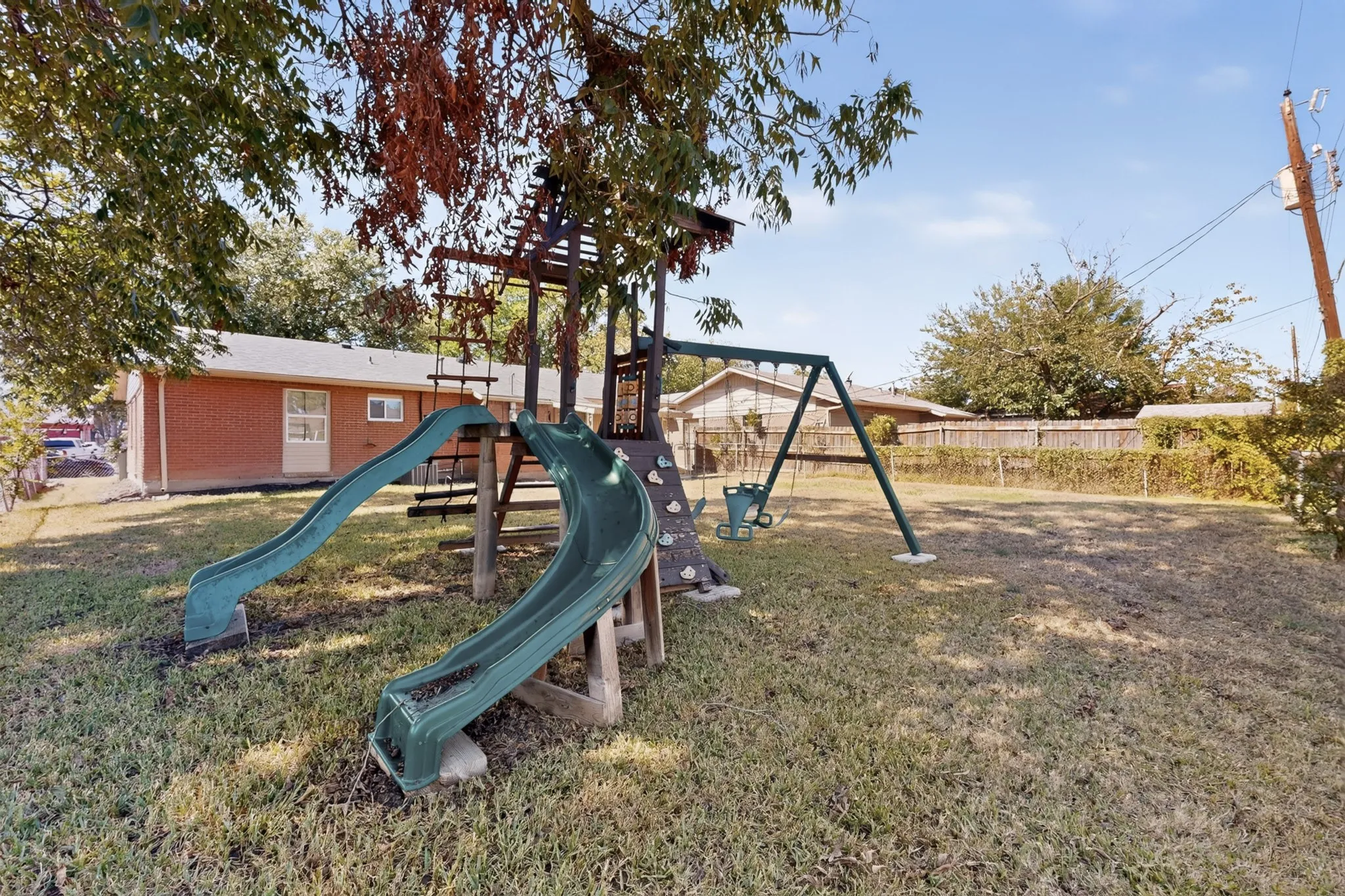 Single Family Residence For Rent in Dallas County , 4414 Greenland Drive, Mesquite, Texas 75150, 3 Bedroom, 2 Bathroom, 1 Garage spaces, 1,085 Sqft, built in 1961, mls#21406981, Real Estate Agent in Mesquite, Homes For Rent in Dallas county, Homes For Rent in Mesquite, Realtor in Mesquite Texas, Real Estate Brokerage Independent Realty Texas, Luminita Cordes Realtor
