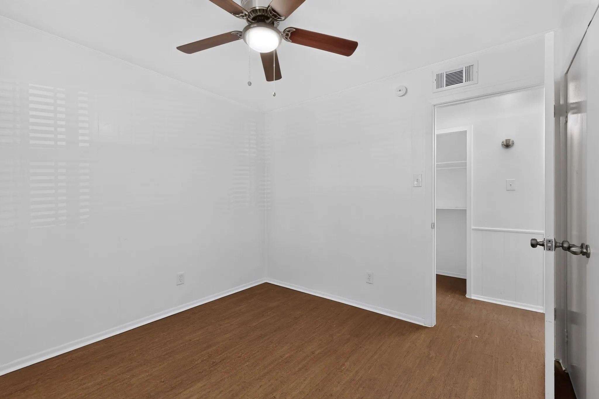 Single Family Residence For Rent in Dallas County , 4414 Greenland Drive, Mesquite, Texas 75150, 3 Bedroom, 2 Bathroom, 1 Garage spaces, 1,085 Sqft, built in 1961, mls#21406981, Real Estate Agent in Mesquite, Homes For Rent in Dallas county, Homes For Rent in Mesquite, Realtor in Mesquite Texas, Real Estate Brokerage Independent Realty Texas, Luminita Cordes Realtor