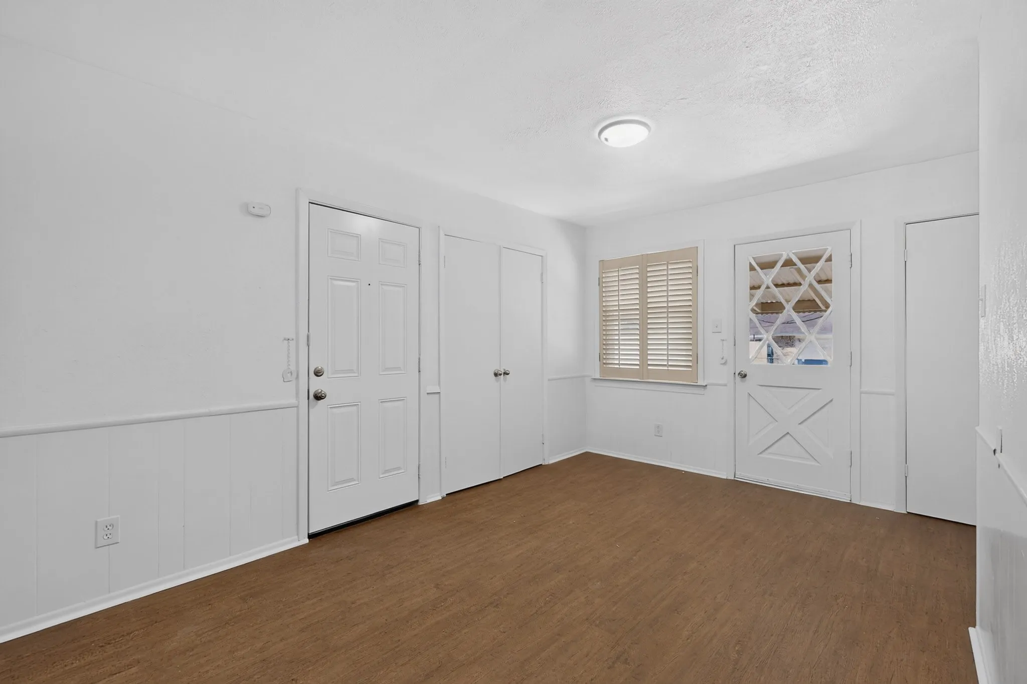 Single Family Residence For Rent in Dallas County , 4414 Greenland Drive, Mesquite, Texas 75150, 3 Bedroom, 2 Bathroom, 1 Garage spaces, 1,085 Sqft, built in 1961, mls#21406981, Real Estate Agent in Mesquite, Homes For Rent in Dallas county, Homes For Rent in Mesquite, Realtor in Mesquite Texas, Real Estate Brokerage Independent Realty Texas, Luminita Cordes Realtor