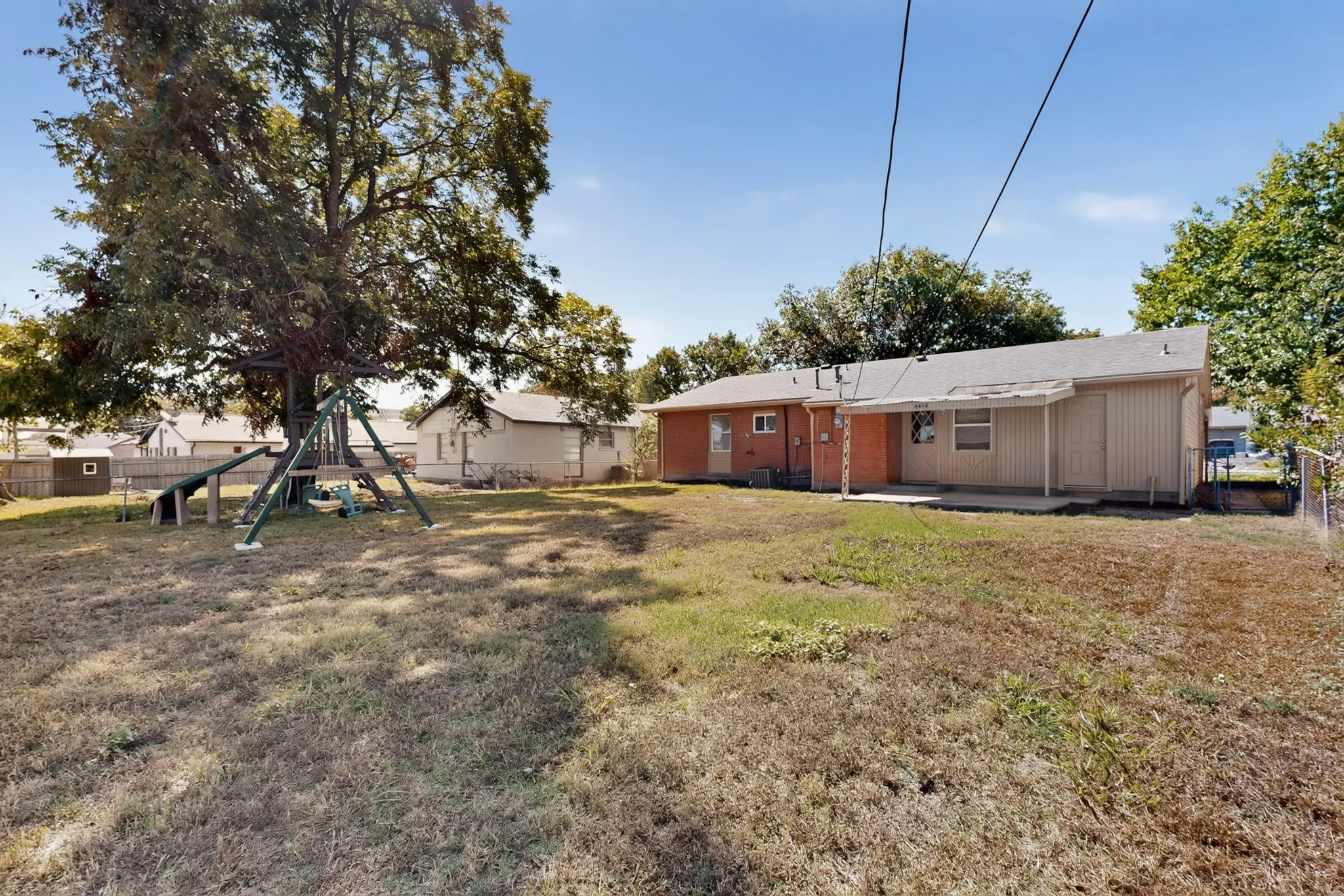 Single Family Residence For Rent in Dallas County , 4414 Greenland Drive, Mesquite, Texas 75150, 3 Bedroom, 2 Bathroom, 1 Garage spaces, 1,085 Sqft, built in 1961, mls#21406981, Real Estate Agent in Mesquite, Homes For Rent in Dallas county, Homes For Rent in Mesquite, Realtor in Mesquite Texas, Real Estate Brokerage Independent Realty Texas, Luminita Cordes Realtor