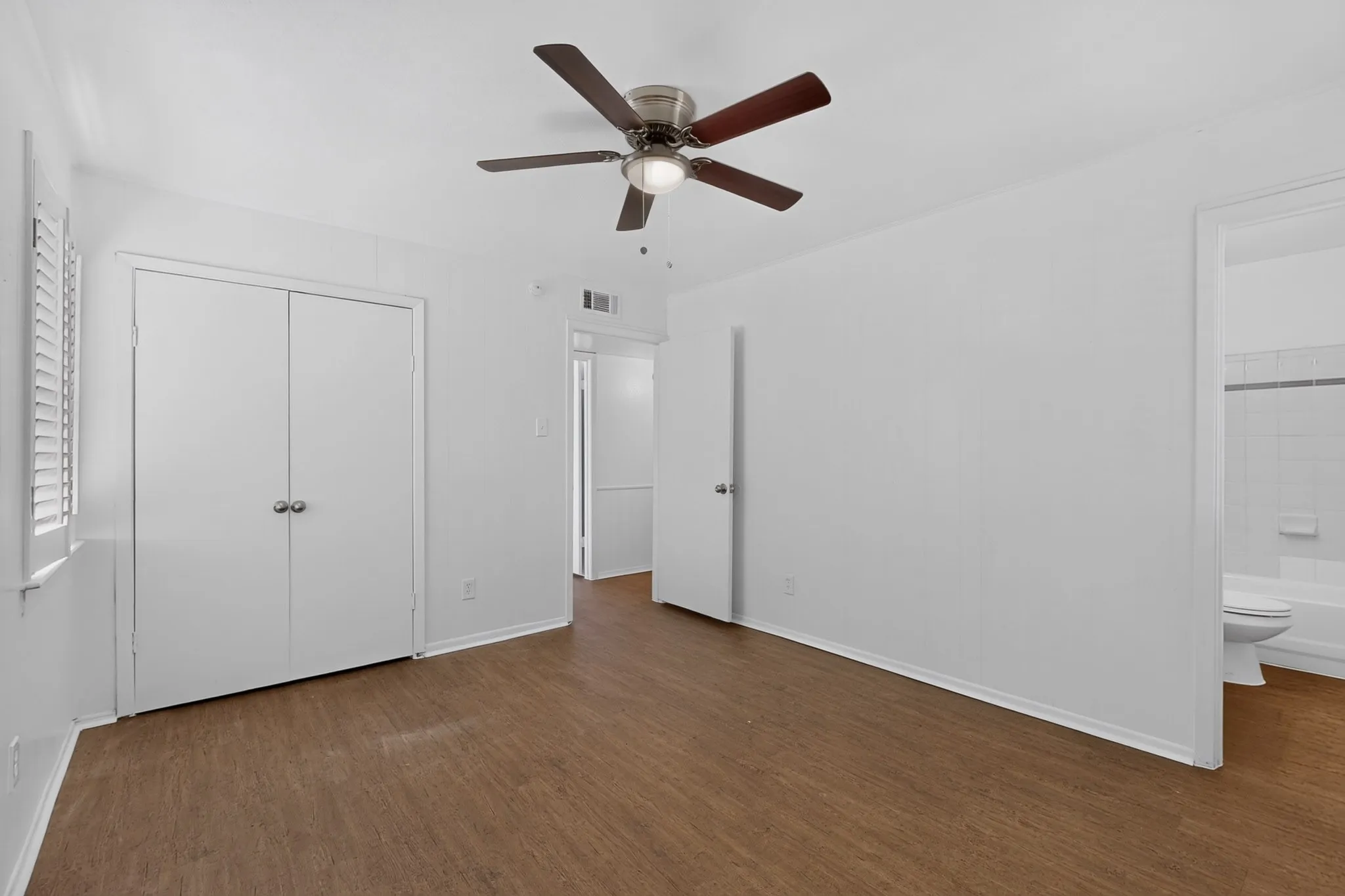 Single Family Residence For Rent in Dallas County , 4414 Greenland Drive, Mesquite, Texas 75150, 3 Bedroom, 2 Bathroom, 1 Garage spaces, 1,085 Sqft, built in 1961, mls#21406981, Real Estate Agent in Mesquite, Homes For Rent in Dallas county, Homes For Rent in Mesquite, Realtor in Mesquite Texas, Real Estate Brokerage Independent Realty Texas, Luminita Cordes Realtor