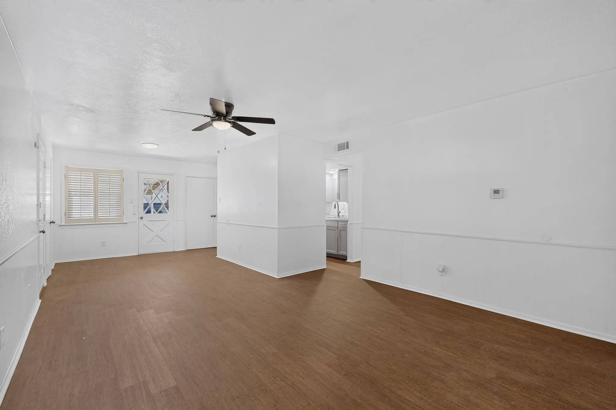Single Family Residence For Rent in Dallas County , 4414 Greenland Drive, Mesquite, Texas 75150, 3 Bedroom, 2 Bathroom, 1 Garage spaces, 1,085 Sqft, built in 1961, mls#21406981, Real Estate Agent in Mesquite, Homes For Rent in Dallas county, Homes For Rent in Mesquite, Realtor in Mesquite Texas, Real Estate Brokerage Independent Realty Texas, Luminita Cordes Realtor