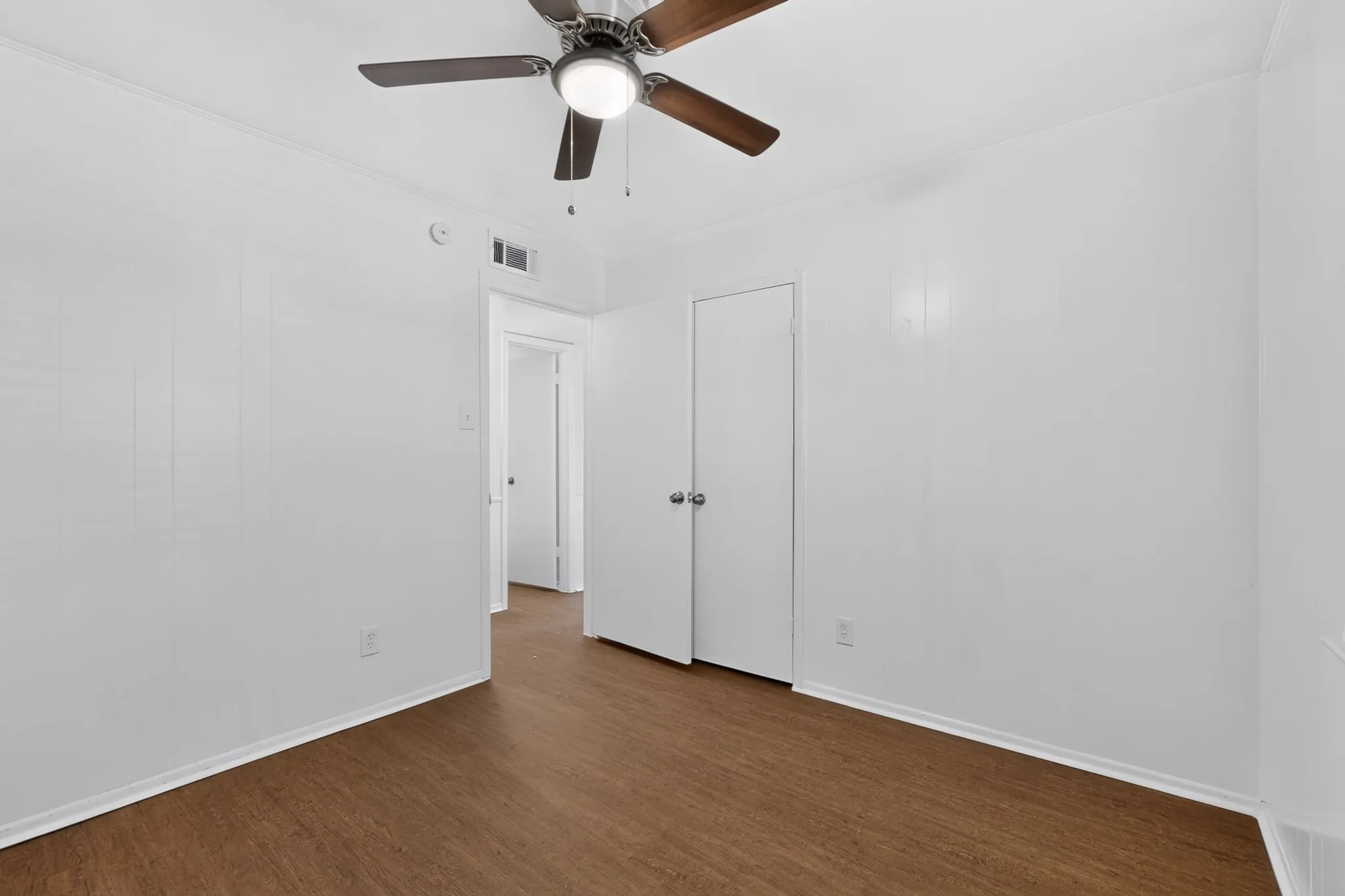 Single Family Residence For Rent in Dallas County , 4414 Greenland Drive, Mesquite, Texas 75150, 3 Bedroom, 2 Bathroom, 1 Garage spaces, 1,085 Sqft, built in 1961, mls#21406981, Real Estate Agent in Mesquite, Homes For Rent in Dallas county, Homes For Rent in Mesquite, Realtor in Mesquite Texas, Real Estate Brokerage Independent Realty Texas, Luminita Cordes Realtor