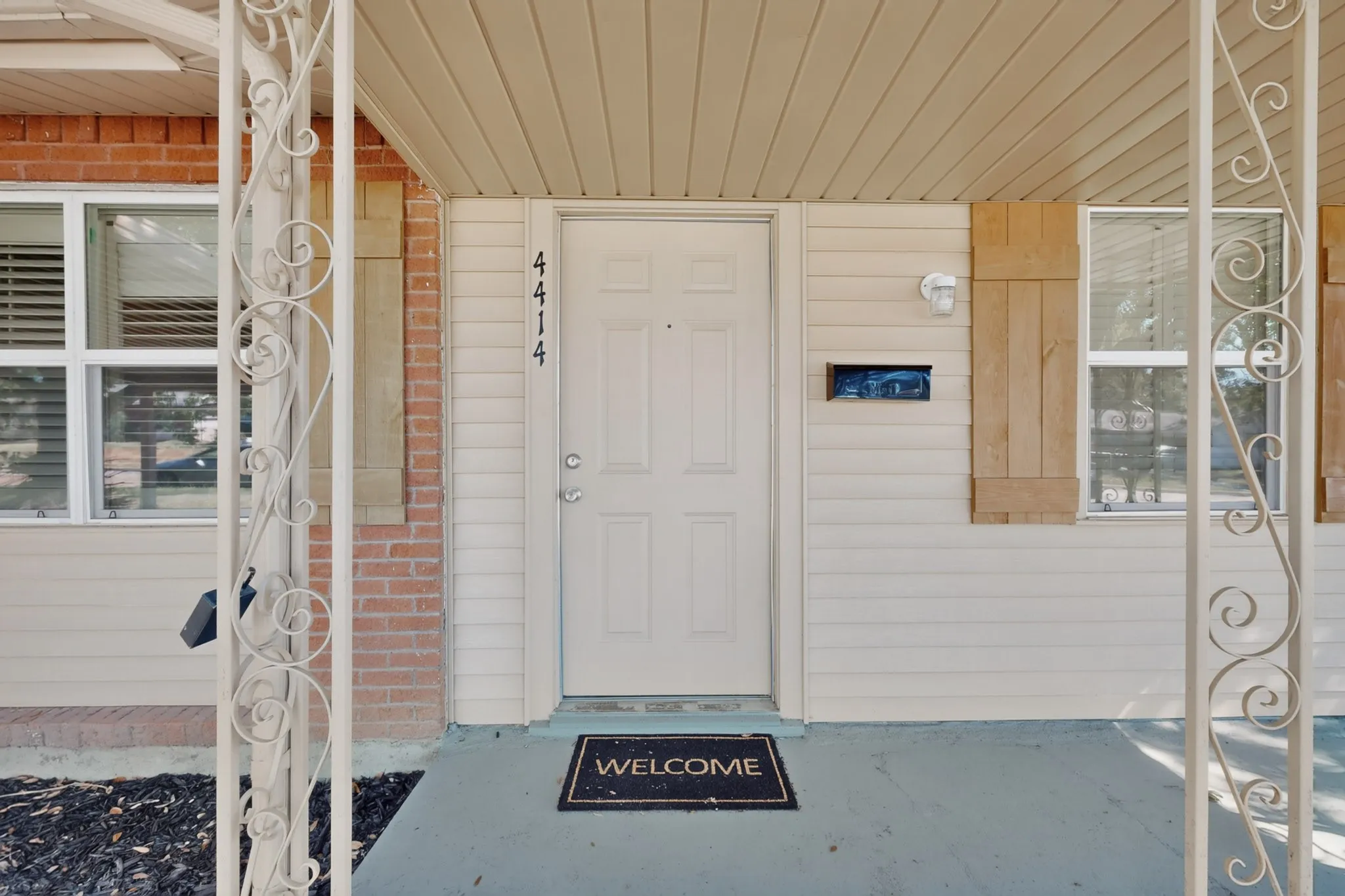 Single Family Residence For Rent in Dallas County , 4414 Greenland Drive, Mesquite, Texas 75150, 3 Bedroom, 2 Bathroom, 1 Garage spaces, 1,085 Sqft, built in 1961, mls#21406981, Real Estate Agent in Mesquite, Homes For Rent in Dallas county, Homes For Rent in Mesquite, Realtor in Mesquite Texas, Real Estate Brokerage Independent Realty Texas, Luminita Cordes Realtor