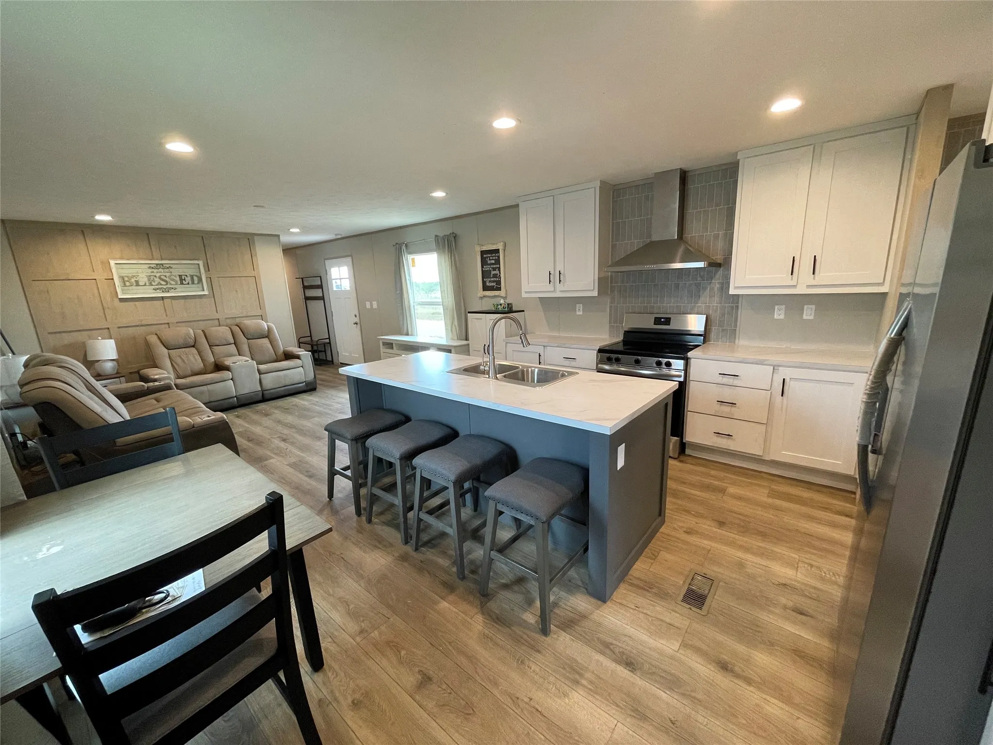 Mobile Home For Rent in Taylor County , 131 Vista Drive, Tye, Texas 79563, 3 Bedroom, 2 Bathroom, Garage spaces, 1,155 Sqft, built in 2024, mls#21406977, Real Estate Agent in Tye, Homes For Rent in Taylor county, Homes For Rent in Tye, Realtor in Tye Texas, Real Estate Brokerage Independent Realty Texas, Luminita Cordes Realtor