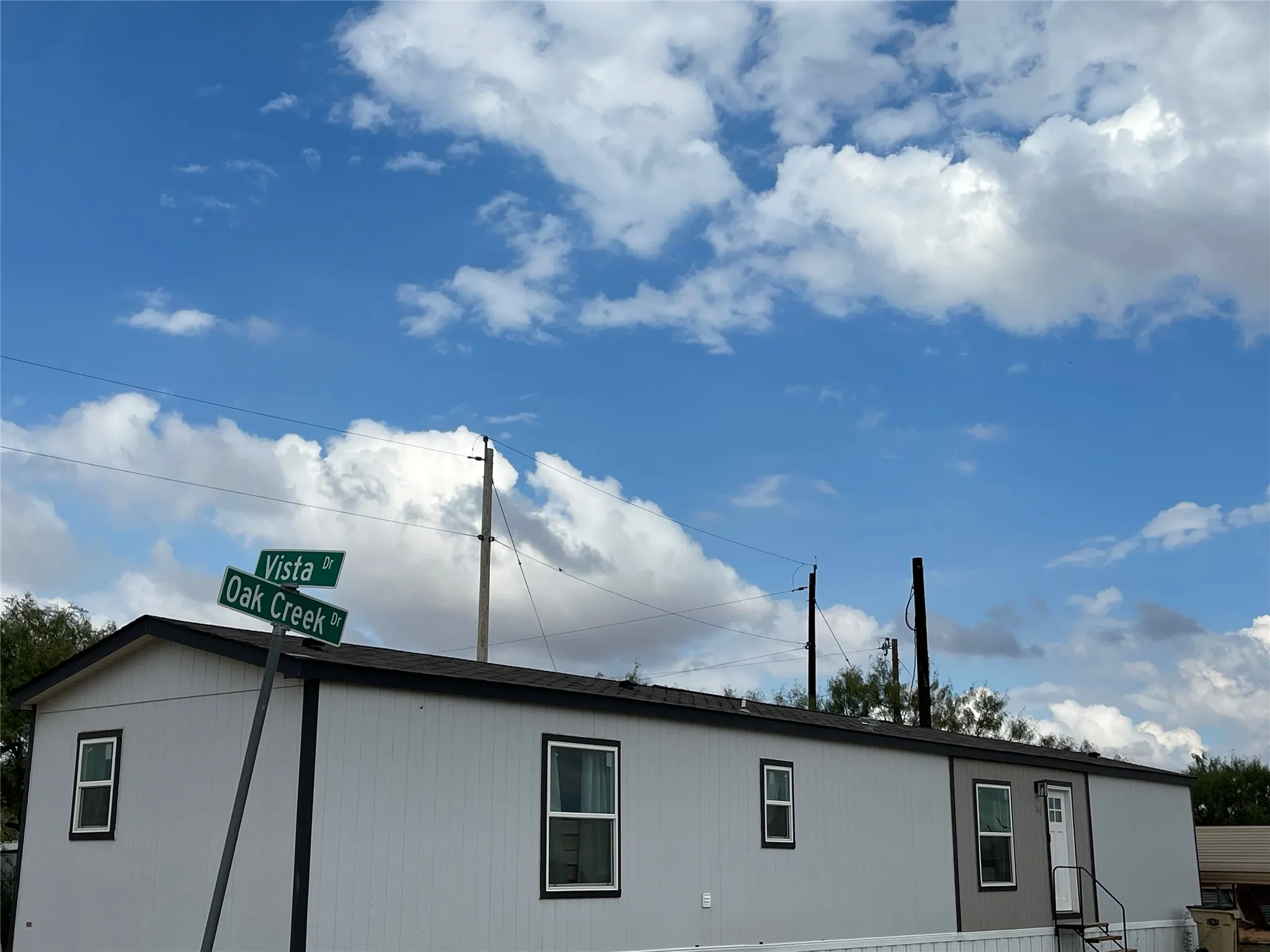 Mobile Home For Rent in Taylor County , 131 Vista Drive, Tye, Texas 79563, 3 Bedroom, 2 Bathroom, Garage spaces, 1,155 Sqft, built in 2024, mls#21406977, Real Estate Agent in Tye, Homes For Rent in Taylor county, Homes For Rent in Tye, Realtor in Tye Texas, Real Estate Brokerage Independent Realty Texas, Luminita Cordes Realtor