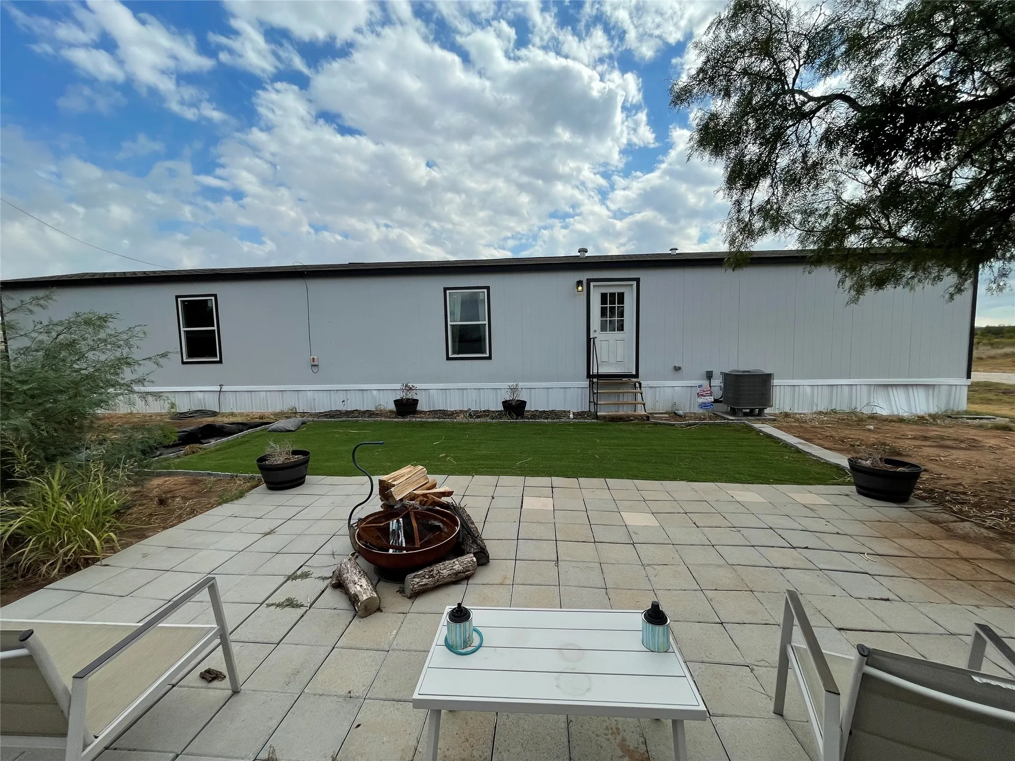 Mobile Home For Rent in Taylor County , 131 Vista Drive, Tye, Texas 79563, 3 Bedroom, 2 Bathroom, Garage spaces, 1,155 Sqft, built in 2024, mls#21406977, Real Estate Agent in Tye, Homes For Rent in Taylor county, Homes For Rent in Tye, Realtor in Tye Texas, Real Estate Brokerage Independent Realty Texas, Luminita Cordes Realtor