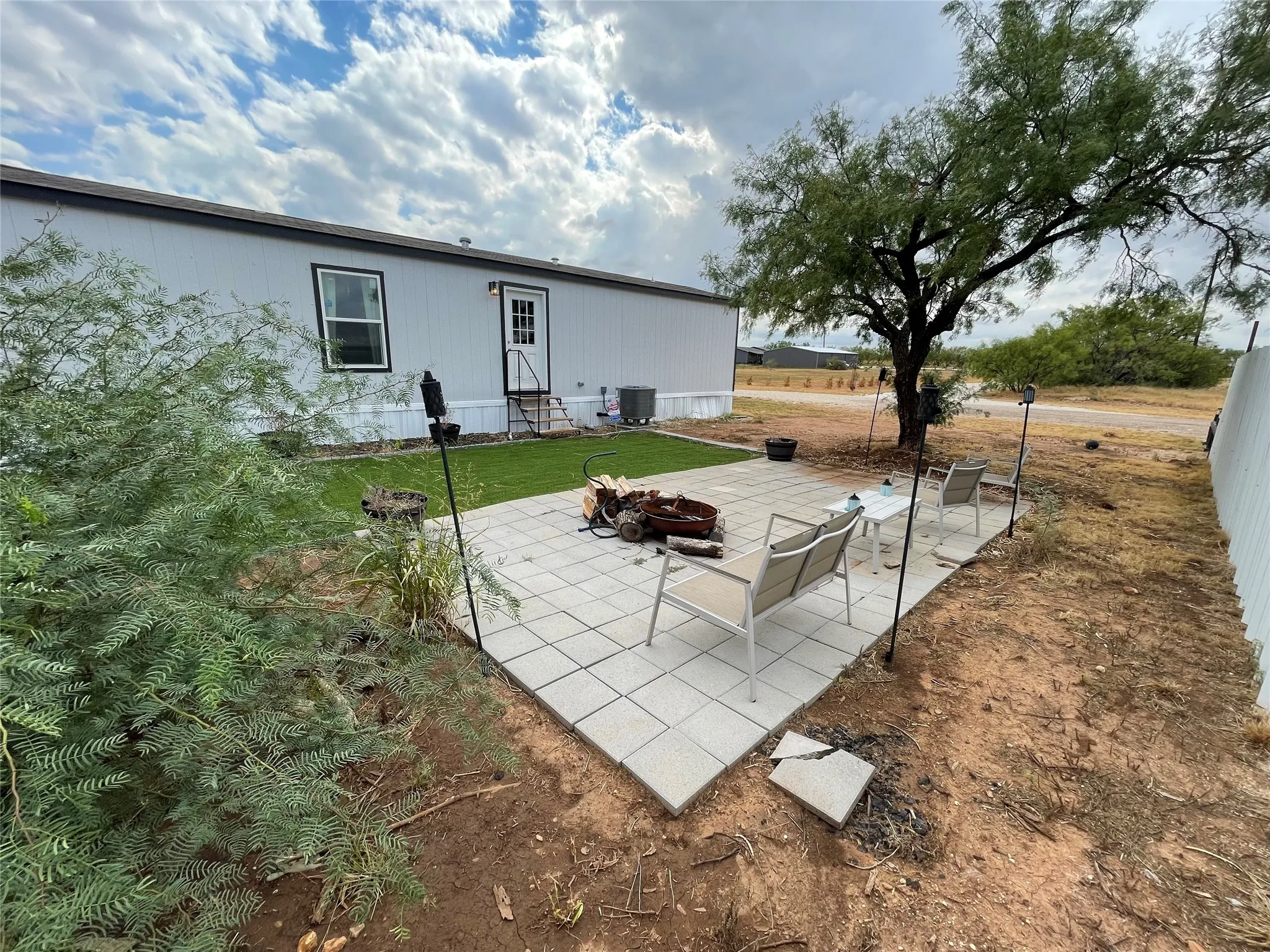 Mobile Home For Rent in Taylor County , 131 Vista Drive, Tye, Texas 79563, 3 Bedroom, 2 Bathroom, Garage spaces, 1,155 Sqft, built in 2024, mls#21406977, Real Estate Agent in Tye, Homes For Rent in Taylor county, Homes For Rent in Tye, Realtor in Tye Texas, Real Estate Brokerage Independent Realty Texas, Luminita Cordes Realtor