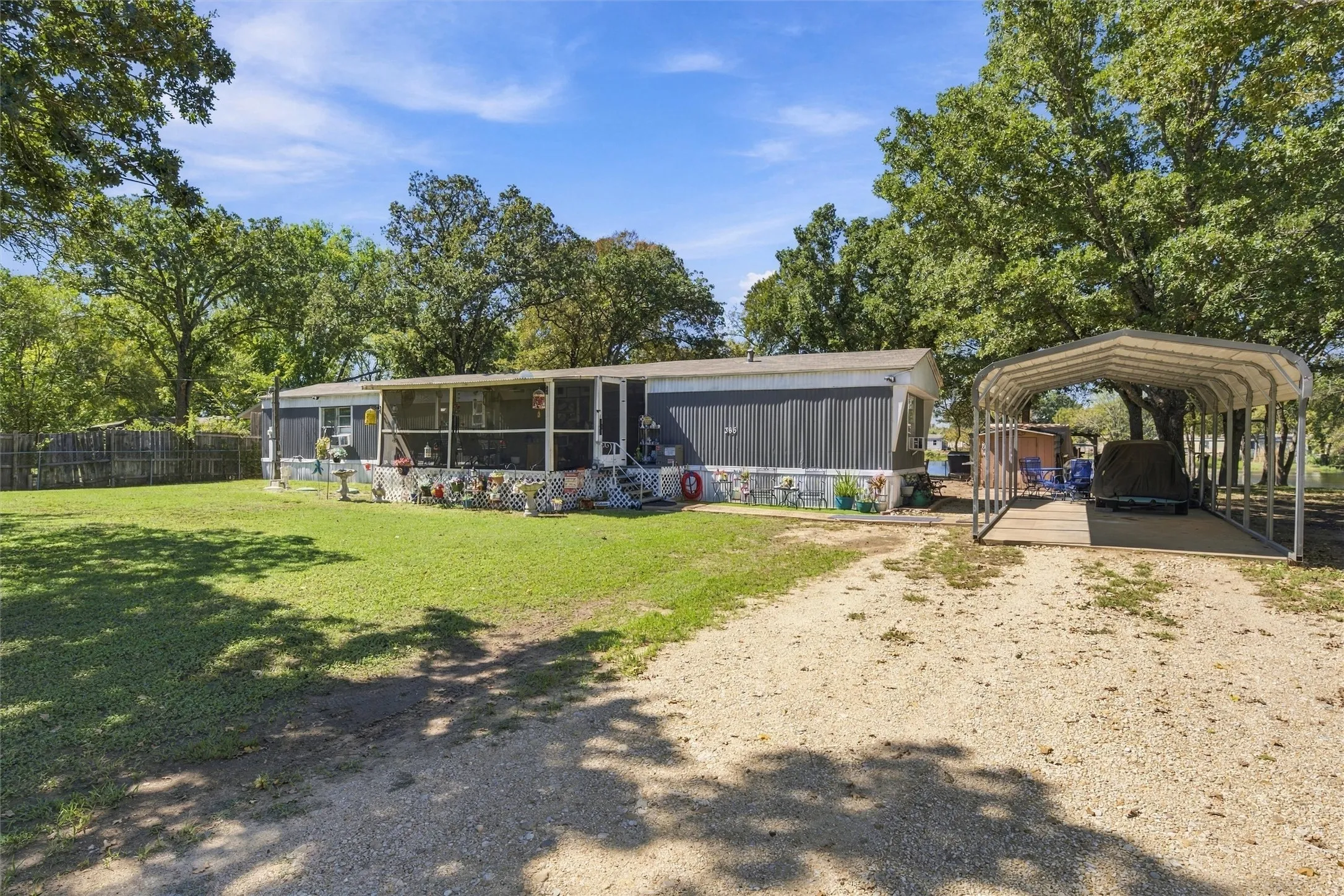 Mobile Home For Sale in Mc Lennan County , 365 Beaver Lane, Waco, Texas 76705, 3 Bedroom, 2 Bathroom, Garage spaces, 924 Sqft, built in 1996, mls#21406891, Real Estate Agent in Waco, Homes For Sale in Mc Lennan county, Homes For Sale in Waco, Realtor in Waco Texas, Real Estate Brokerage Independent Realty Texas, Luminita Cordes Realtor
