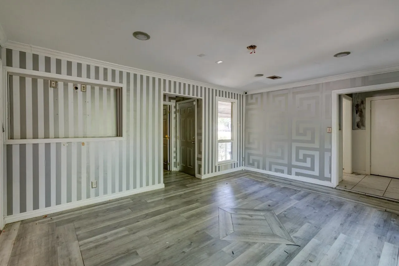Business For Sale in Dallas County , 105 Barrows Lane, De Soto, Texas 75115, 0, 0, Garage spaces, 0 Sqft, built in 1957, mls#21406953, Real Estate Agent in De Soto, Homes For Sale in Dallas county, Homes For Sale in De Soto, Realtor in De Soto Texas, Real Estate Brokerage Independent Realty Texas, Luminita Cordes Realtor