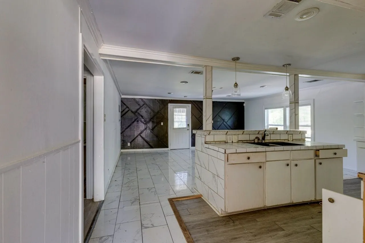 Business For Sale in Dallas County , 105 Barrows Lane, De Soto, Texas 75115, 0, 0, Garage spaces, 0 Sqft, built in 1957, mls#21406953, Real Estate Agent in De Soto, Homes For Sale in Dallas county, Homes For Sale in De Soto, Realtor in De Soto Texas, Real Estate Brokerage Independent Realty Texas, Luminita Cordes Realtor