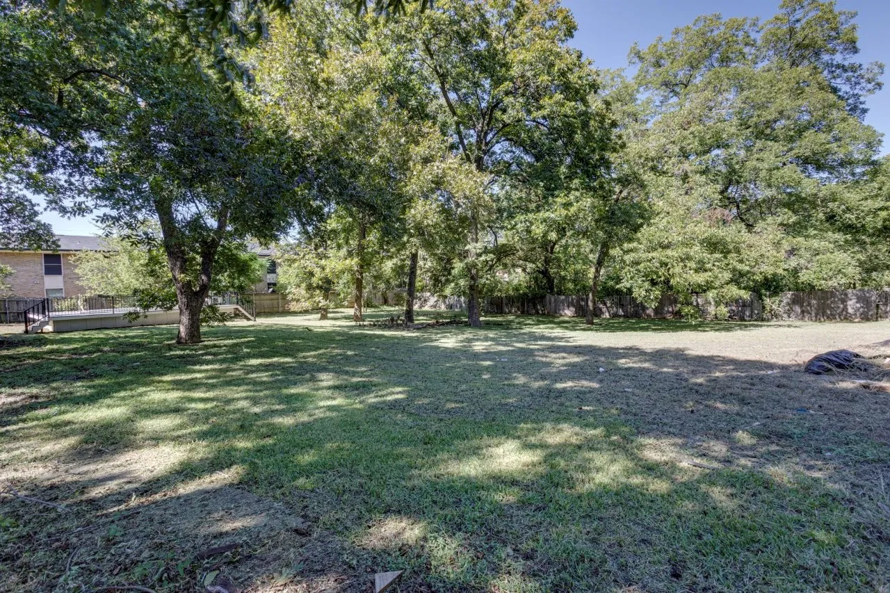 Business For Sale in Dallas County , 105 Barrows Lane, De Soto, Texas 75115, 0, 0, Garage spaces, 0 Sqft, built in 1957, mls#21406953, Real Estate Agent in De Soto, Homes For Sale in Dallas county, Homes For Sale in De Soto, Realtor in De Soto Texas, Real Estate Brokerage Independent Realty Texas, Luminita Cordes Realtor