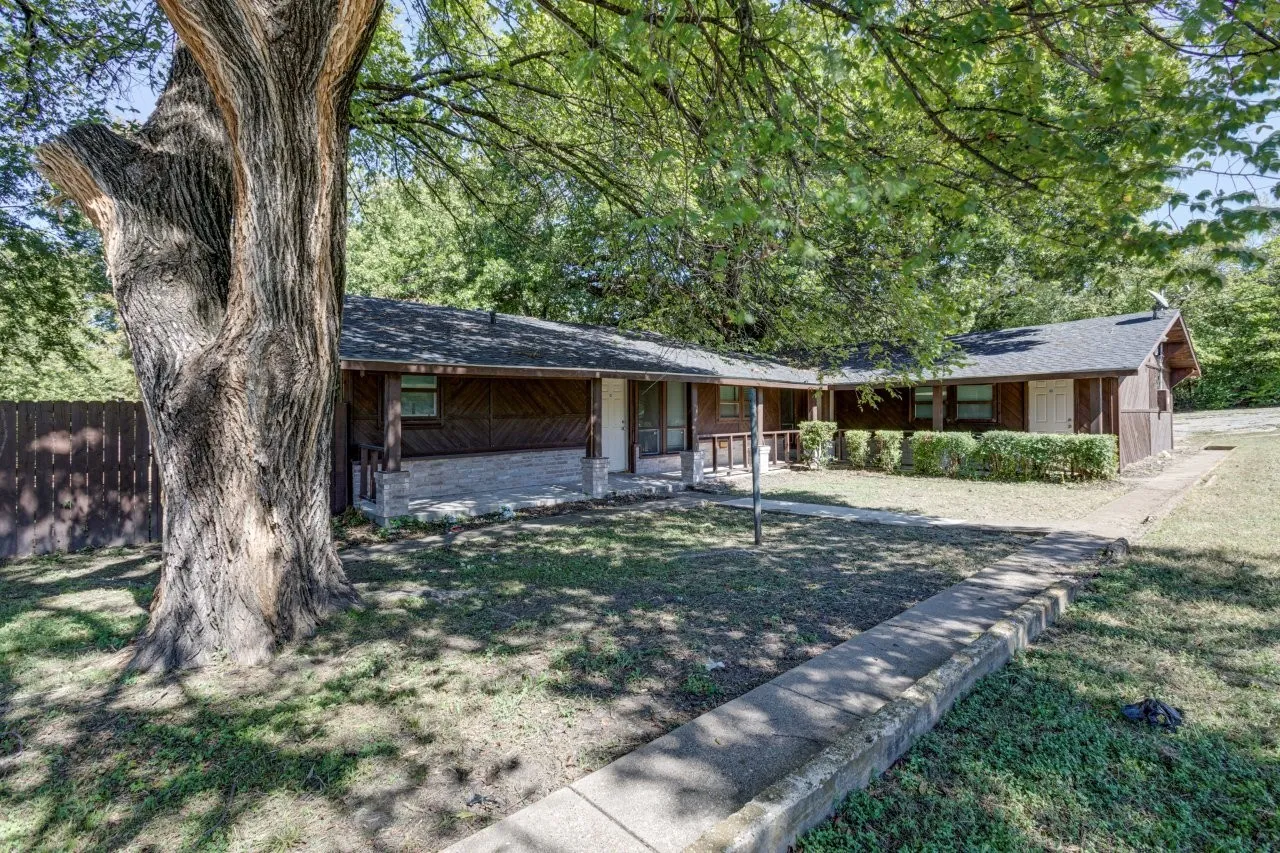 Business For Sale in Dallas County , 105 Barrows Lane, De Soto, Texas 75115, 0, 0, Garage spaces, 0 Sqft, built in 1957, mls#21406953, Real Estate Agent in De Soto, Homes For Sale in Dallas county, Homes For Sale in De Soto, Realtor in De Soto Texas, Real Estate Brokerage Independent Realty Texas, Luminita Cordes Realtor
