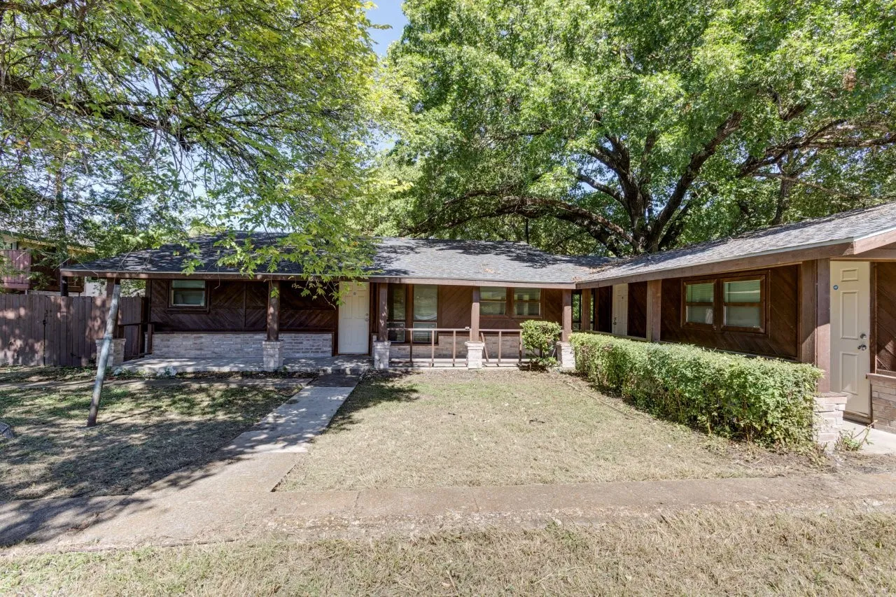Business For Sale in Dallas County , 105 Barrows Lane, De Soto, Texas 75115, 0, 0, Garage spaces, 0 Sqft, built in 1957, mls#21406953, Real Estate Agent in De Soto, Homes For Sale in Dallas county, Homes For Sale in De Soto, Realtor in De Soto Texas, Real Estate Brokerage Independent Realty Texas, Luminita Cordes Realtor