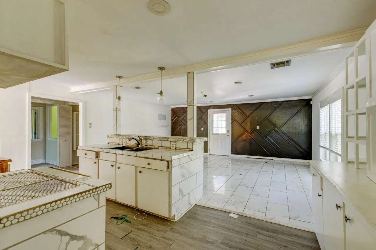 Business For Sale in Dallas County , 105 Barrows Lane, De Soto, Texas 75115, 0, 0, Garage spaces, 0 Sqft, built in 1957, mls#21406953, Real Estate Agent in De Soto, Homes For Sale in Dallas county, Homes For Sale in De Soto, Realtor in De Soto Texas, Real Estate Brokerage Independent Realty Texas, Luminita Cordes Realtor