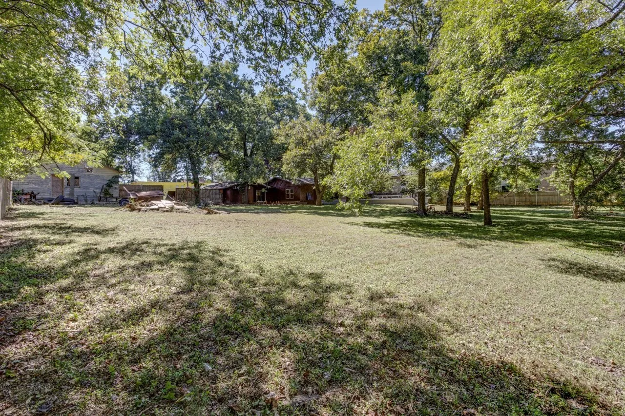 Business For Sale in Dallas County , 105 Barrows Lane, De Soto, Texas 75115, 0, 0, Garage spaces, 0 Sqft, built in 1957, mls#21406953, Real Estate Agent in De Soto, Homes For Sale in Dallas county, Homes For Sale in De Soto, Realtor in De Soto Texas, Real Estate Brokerage Independent Realty Texas, Luminita Cordes Realtor