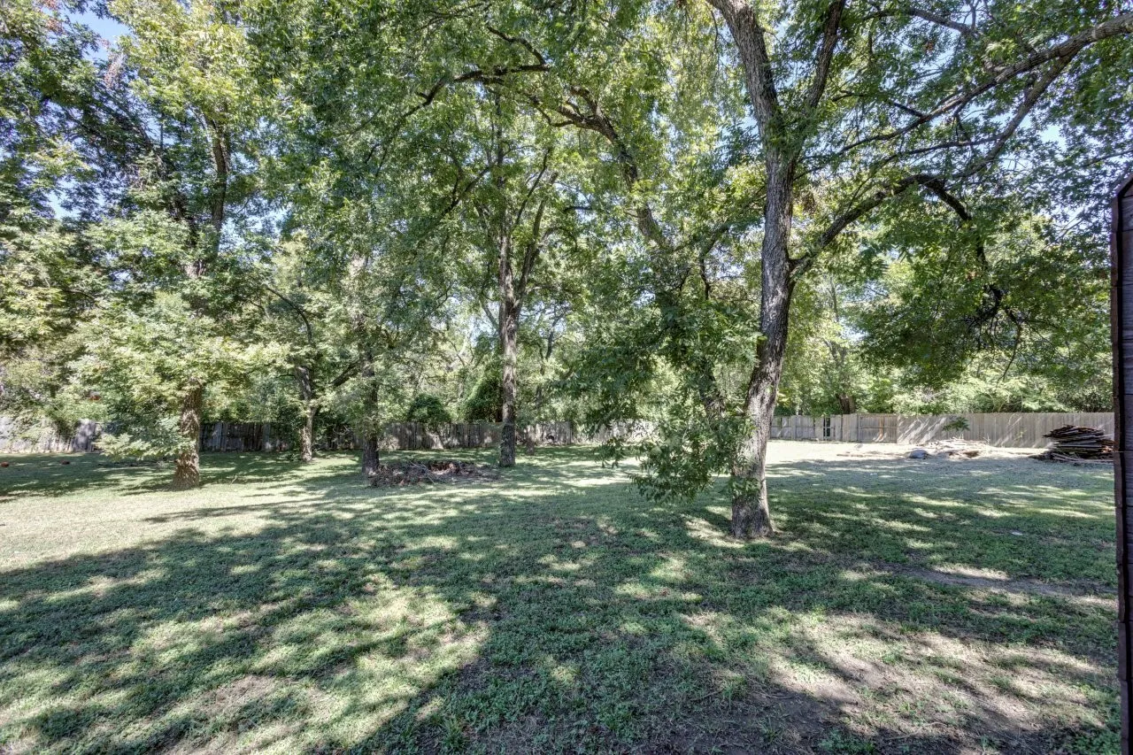Business For Sale in Dallas County , 105 Barrows Lane, De Soto, Texas 75115, 0, 0, Garage spaces, 0 Sqft, built in 1957, mls#21406953, Real Estate Agent in De Soto, Homes For Sale in Dallas county, Homes For Sale in De Soto, Realtor in De Soto Texas, Real Estate Brokerage Independent Realty Texas, Luminita Cordes Realtor
