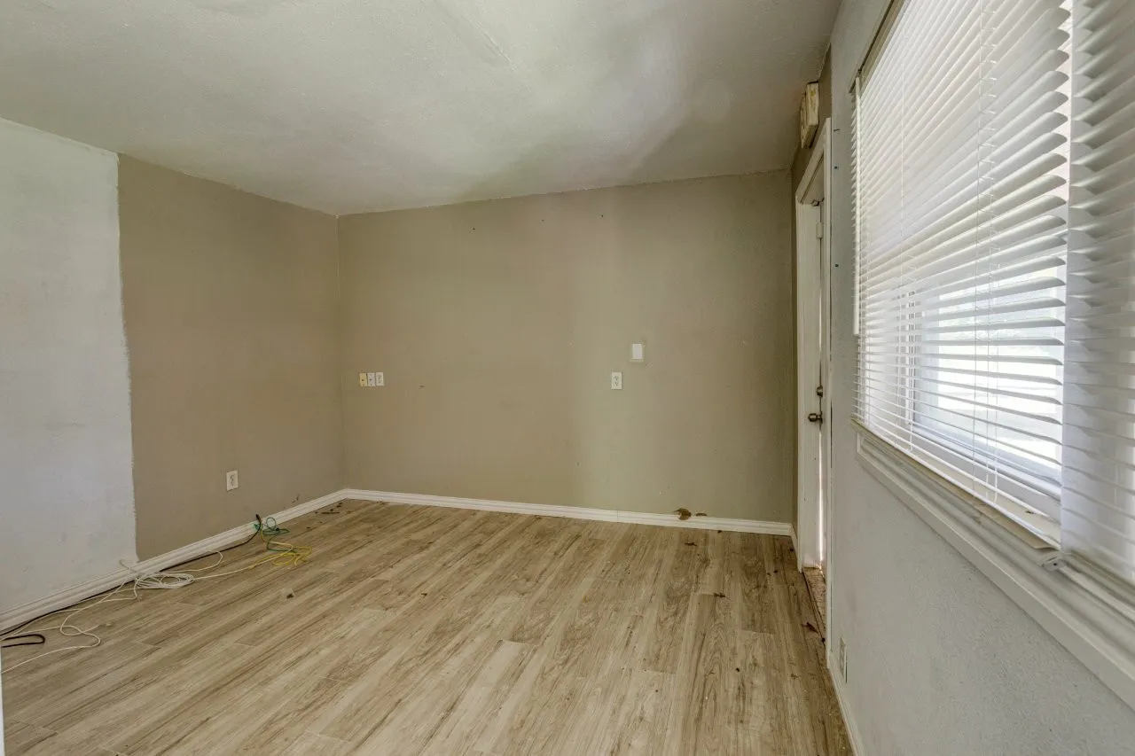 Business For Sale in Dallas County , 105 Barrows Lane, De Soto, Texas 75115, 0, 0, Garage spaces, 0 Sqft, built in 1957, mls#21406953, Real Estate Agent in De Soto, Homes For Sale in Dallas county, Homes For Sale in De Soto, Realtor in De Soto Texas, Real Estate Brokerage Independent Realty Texas, Luminita Cordes Realtor