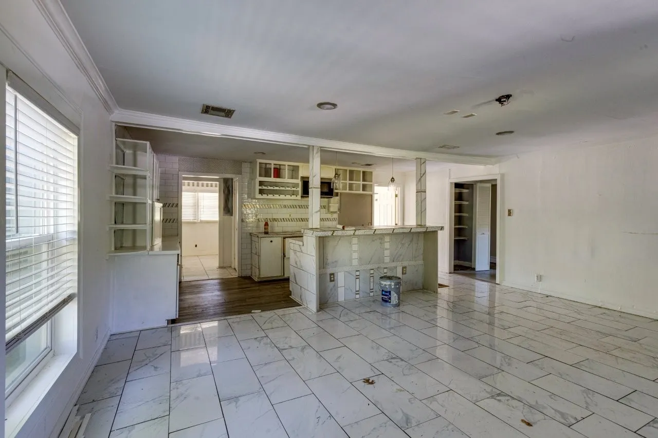 Business For Sale in Dallas County , 105 Barrows Lane, De Soto, Texas 75115, 0, 0, Garage spaces, 0 Sqft, built in 1957, mls#21406953, Real Estate Agent in De Soto, Homes For Sale in Dallas county, Homes For Sale in De Soto, Realtor in De Soto Texas, Real Estate Brokerage Independent Realty Texas, Luminita Cordes Realtor