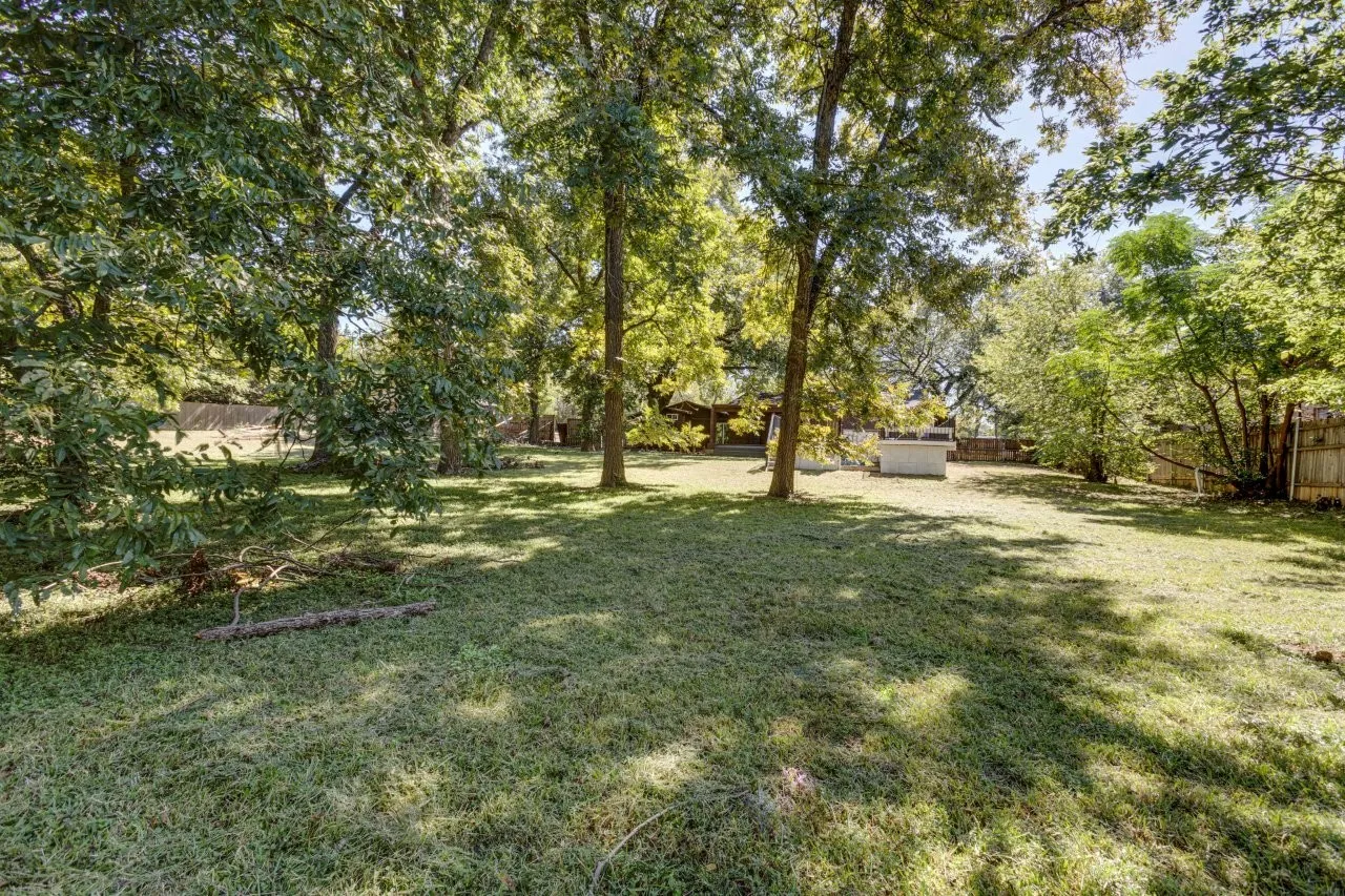 Business For Sale in Dallas County , 105 Barrows Lane, De Soto, Texas 75115, 0, 0, Garage spaces, 0 Sqft, built in 1957, mls#21406953, Real Estate Agent in De Soto, Homes For Sale in Dallas county, Homes For Sale in De Soto, Realtor in De Soto Texas, Real Estate Brokerage Independent Realty Texas, Luminita Cordes Realtor