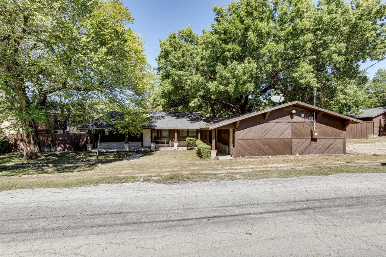Business For Sale in Dallas County , 105 Barrows Lane, De Soto, Texas 75115, 0, 0, Garage spaces, 0 Sqft, built in 1957, mls#21406953, Real Estate Agent in De Soto, Homes For Sale in Dallas county, Homes For Sale in De Soto, Realtor in De Soto Texas, Real Estate Brokerage Independent Realty Texas, Luminita Cordes Realtor