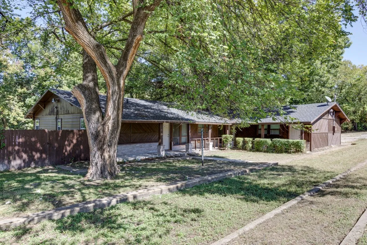 Business For Sale in Dallas County , 105 Barrows Lane, De Soto, Texas 75115, 0, 0, Garage spaces, 0 Sqft, built in 1957, mls#21406953, Real Estate Agent in De Soto, Homes For Sale in Dallas county, Homes For Sale in De Soto, Realtor in De Soto Texas, Real Estate Brokerage Independent Realty Texas, Luminita Cordes Realtor